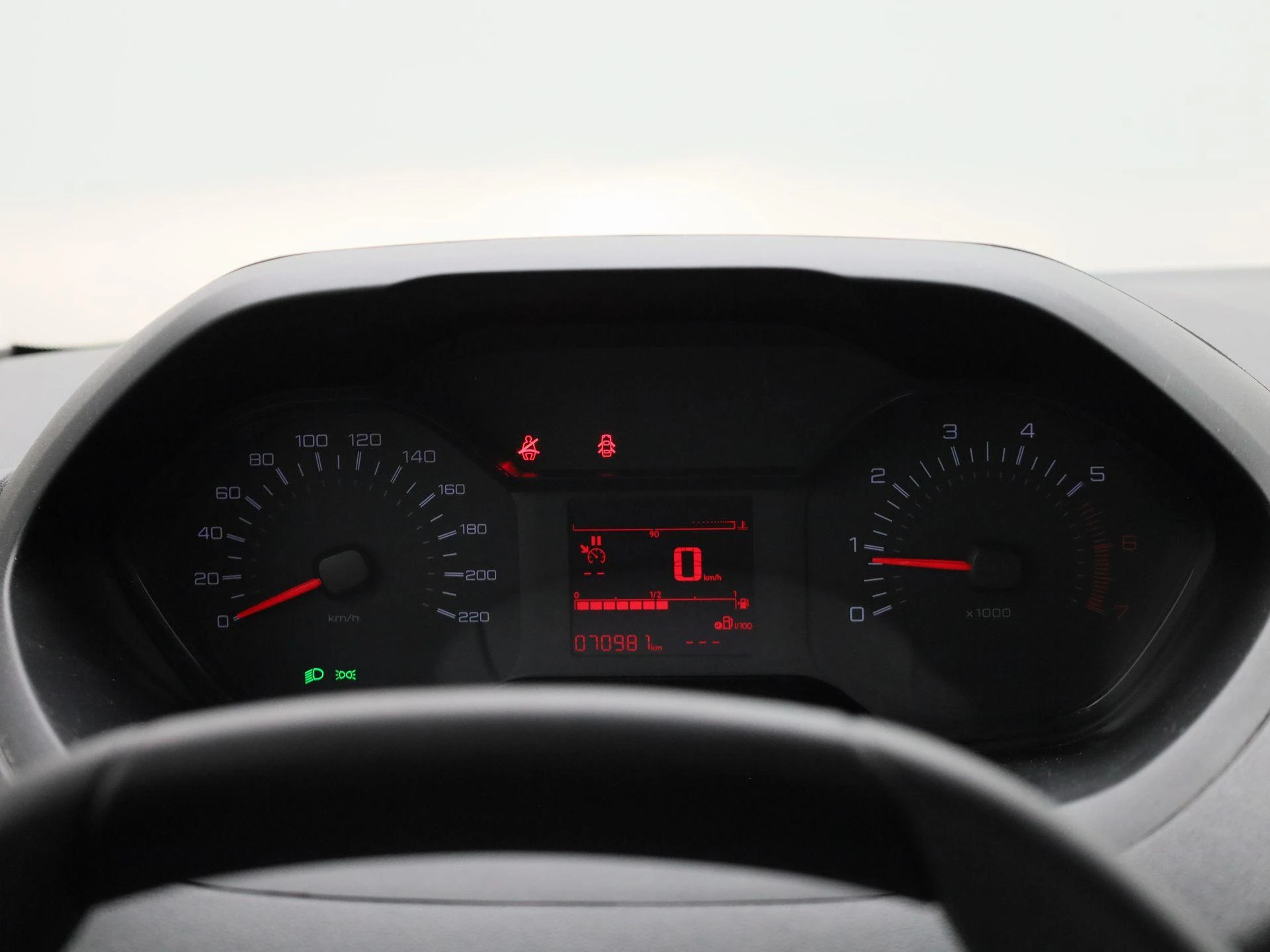 Peugeot-Partner-image-9