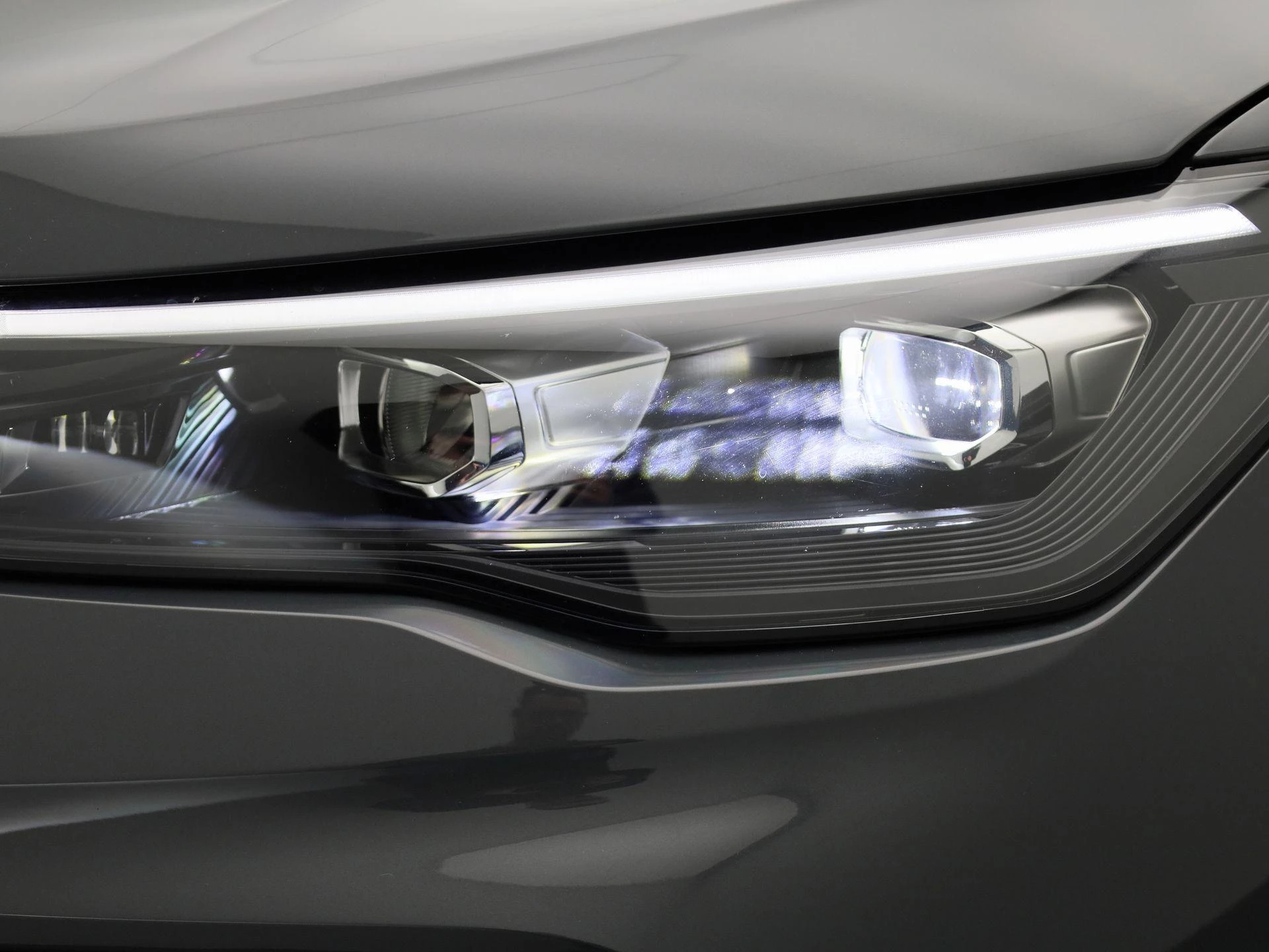 Volkswagen-Tiguan-image-15