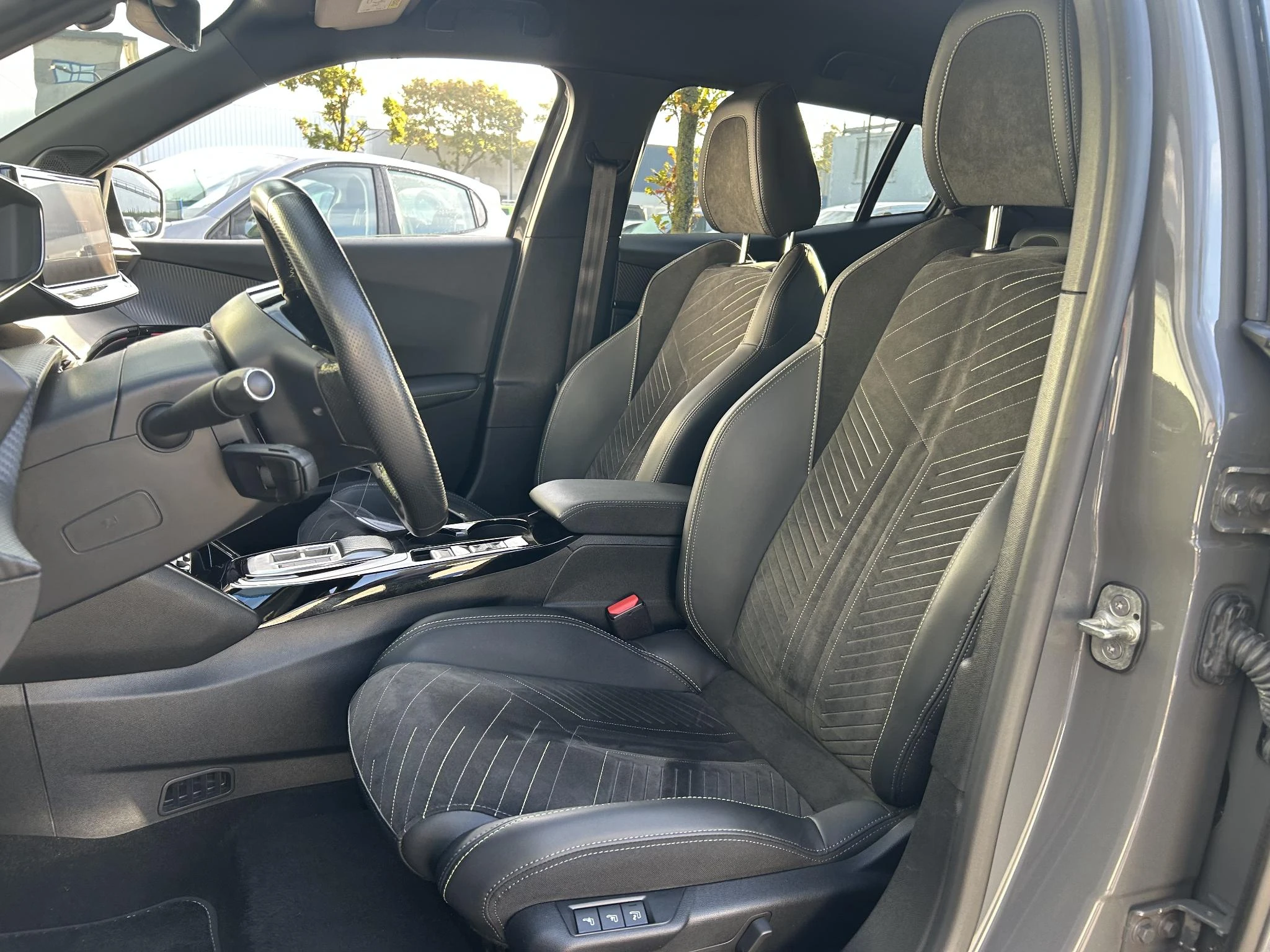 Peugeot-e-2008-image-21