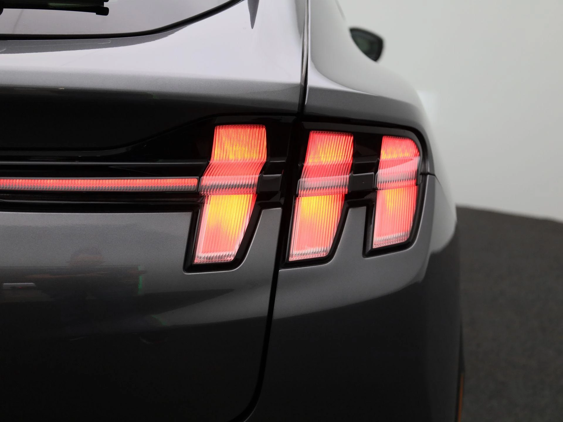 Ford-Mustang Mach-E-image-50