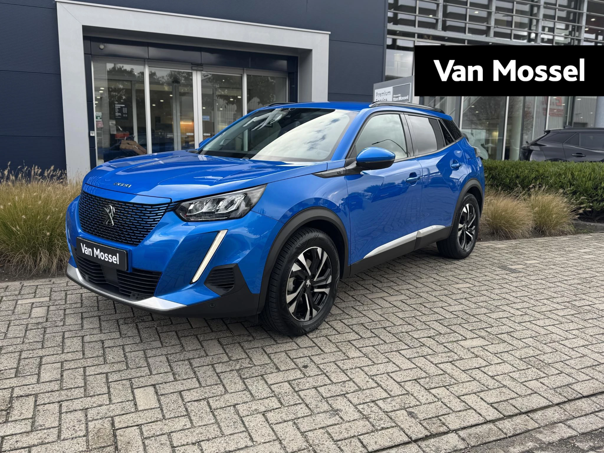 Peugeot-e-2008-image-1