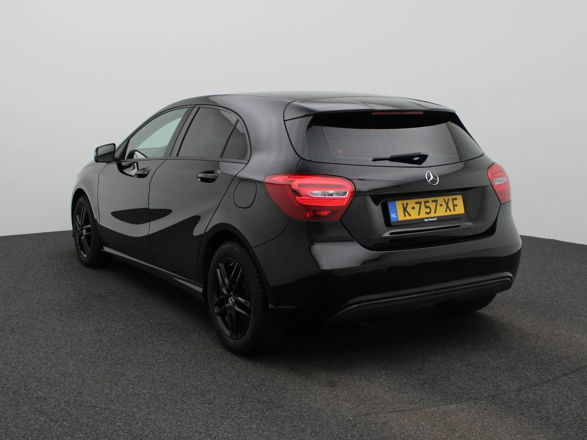 Mercedes-Benz-A-Klasse-image-1