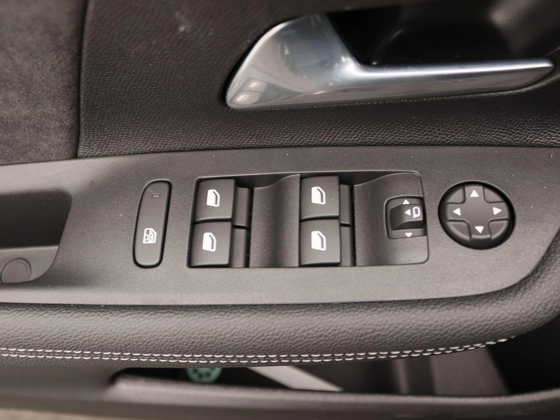 Opel-Mokka-e-image-19