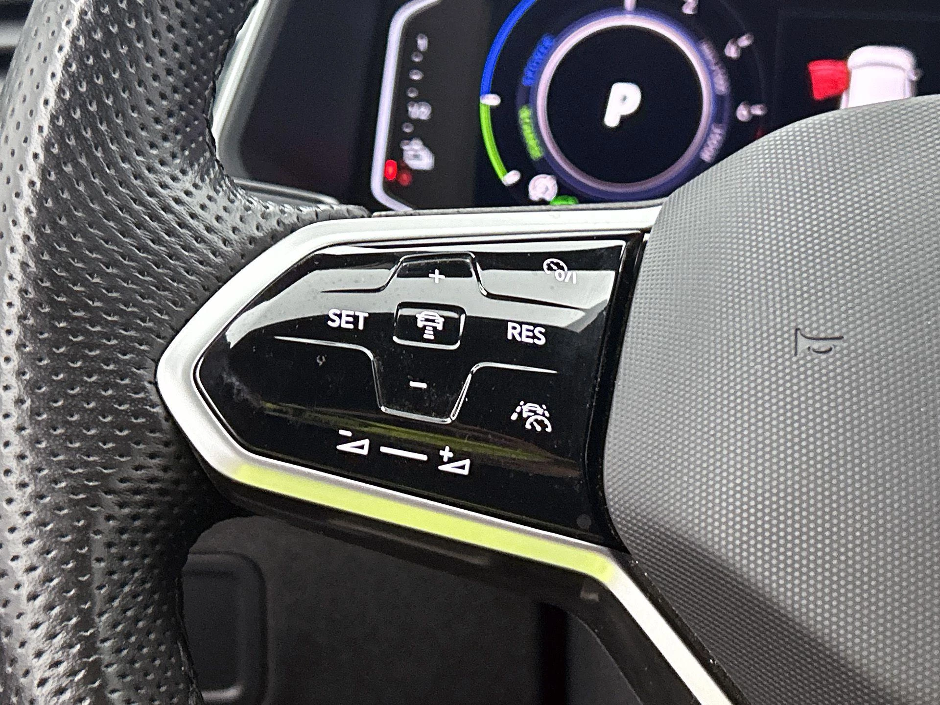 Volkswagen-Tiguan-image-5