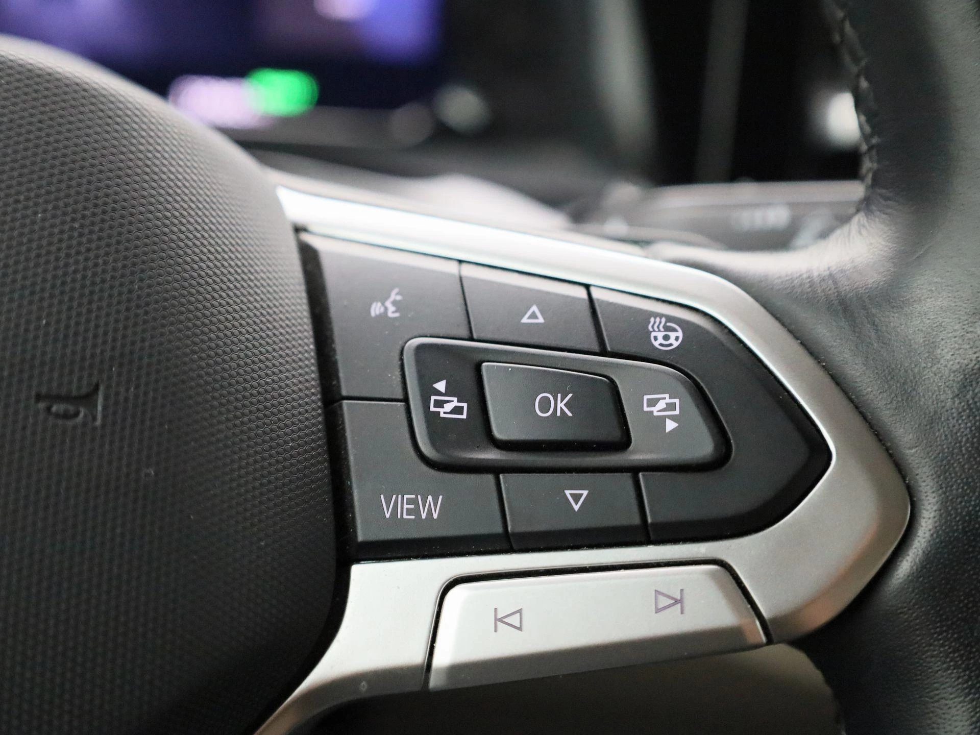 Volkswagen-Multivan-image-27