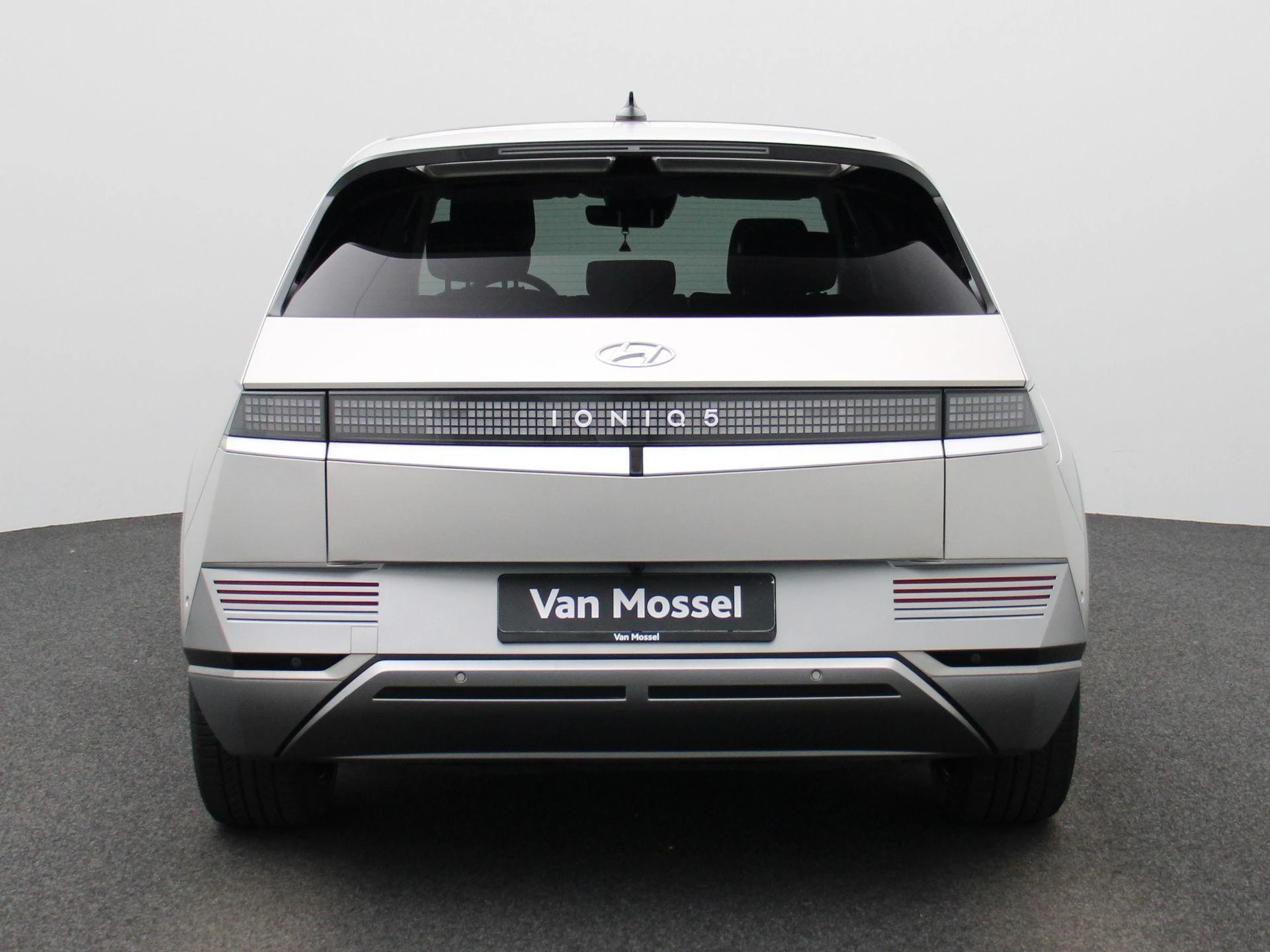 Hyundai-IONIQ 5-image-4