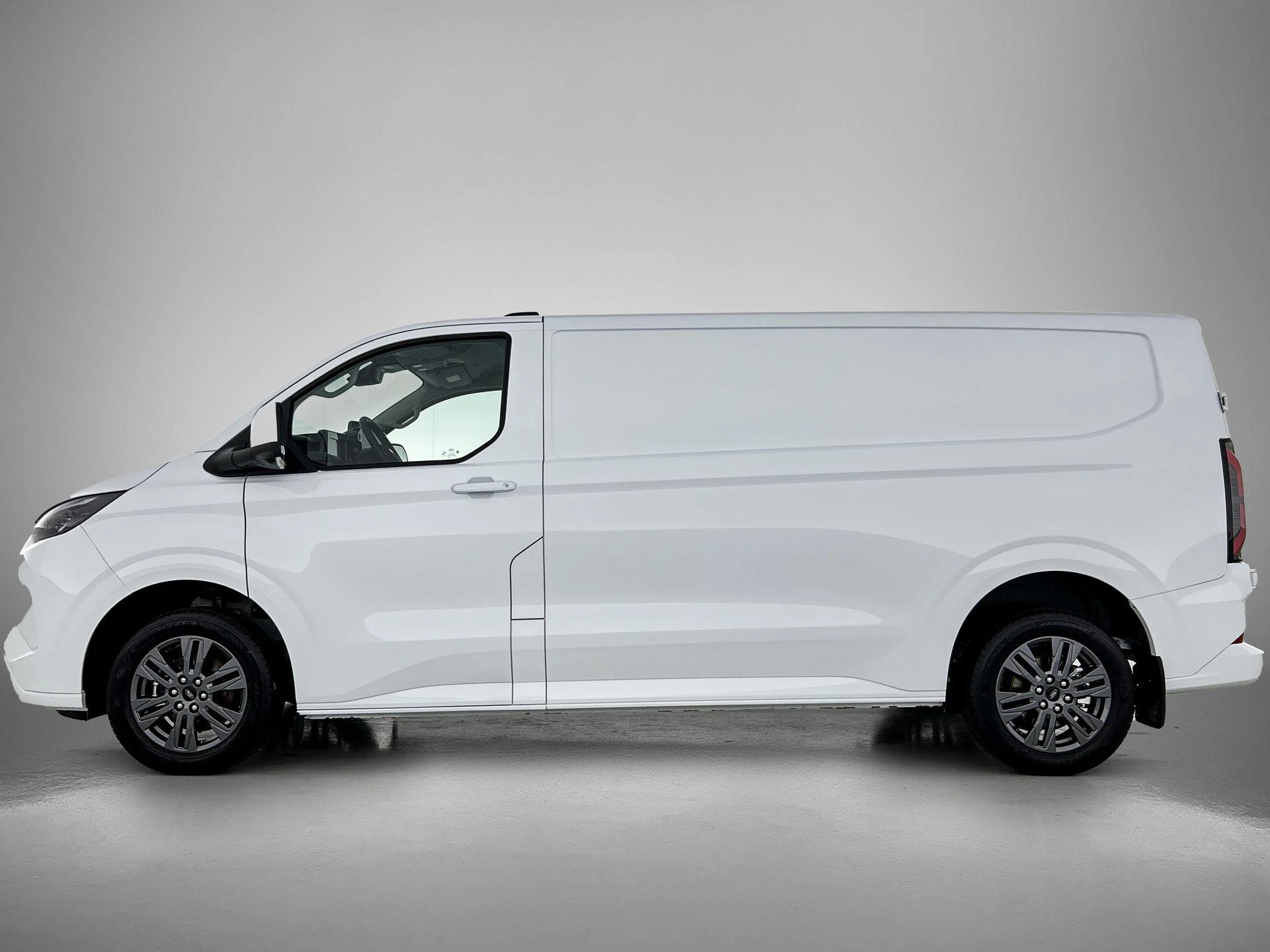 Ford Transit Custom 340 L2H1 Limited 65 kWh