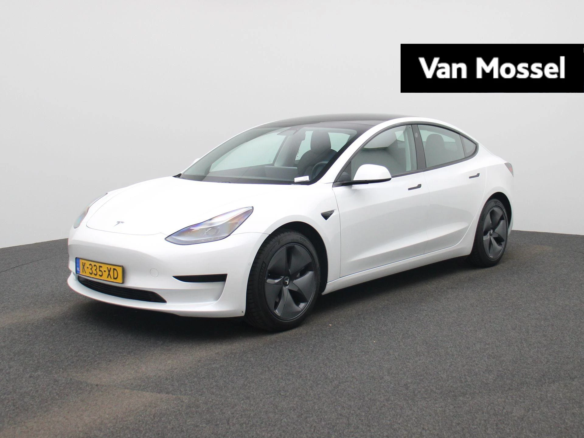 Tesla-Model 3-image-0