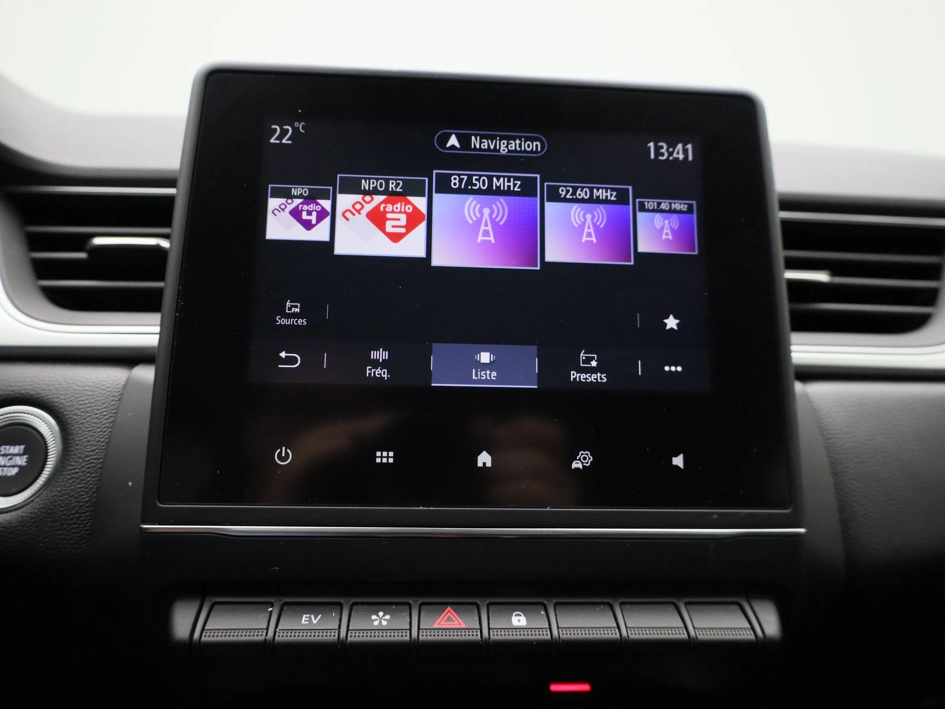 Renault-Captur-image-16