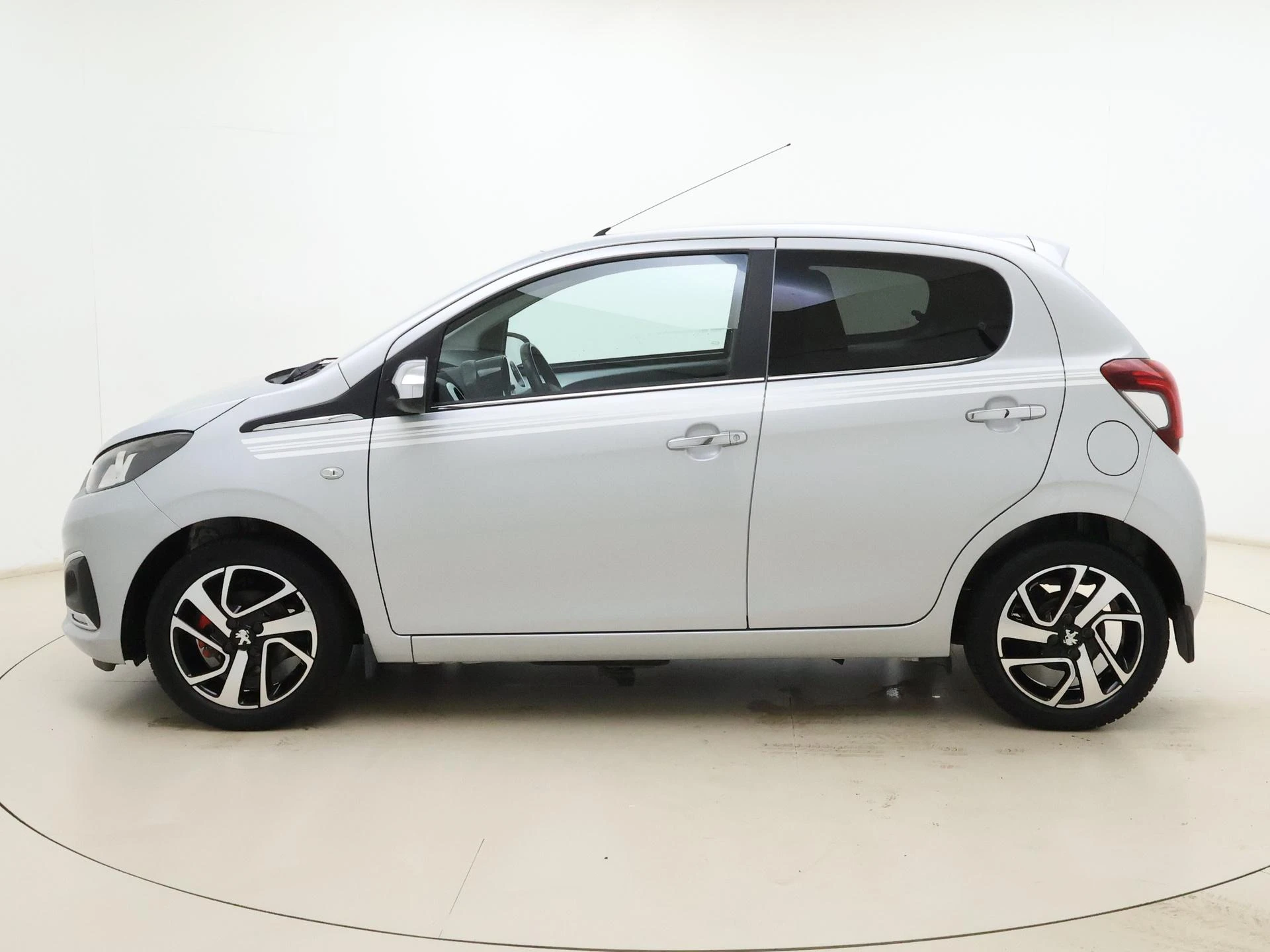 Peugeot-108-image-1