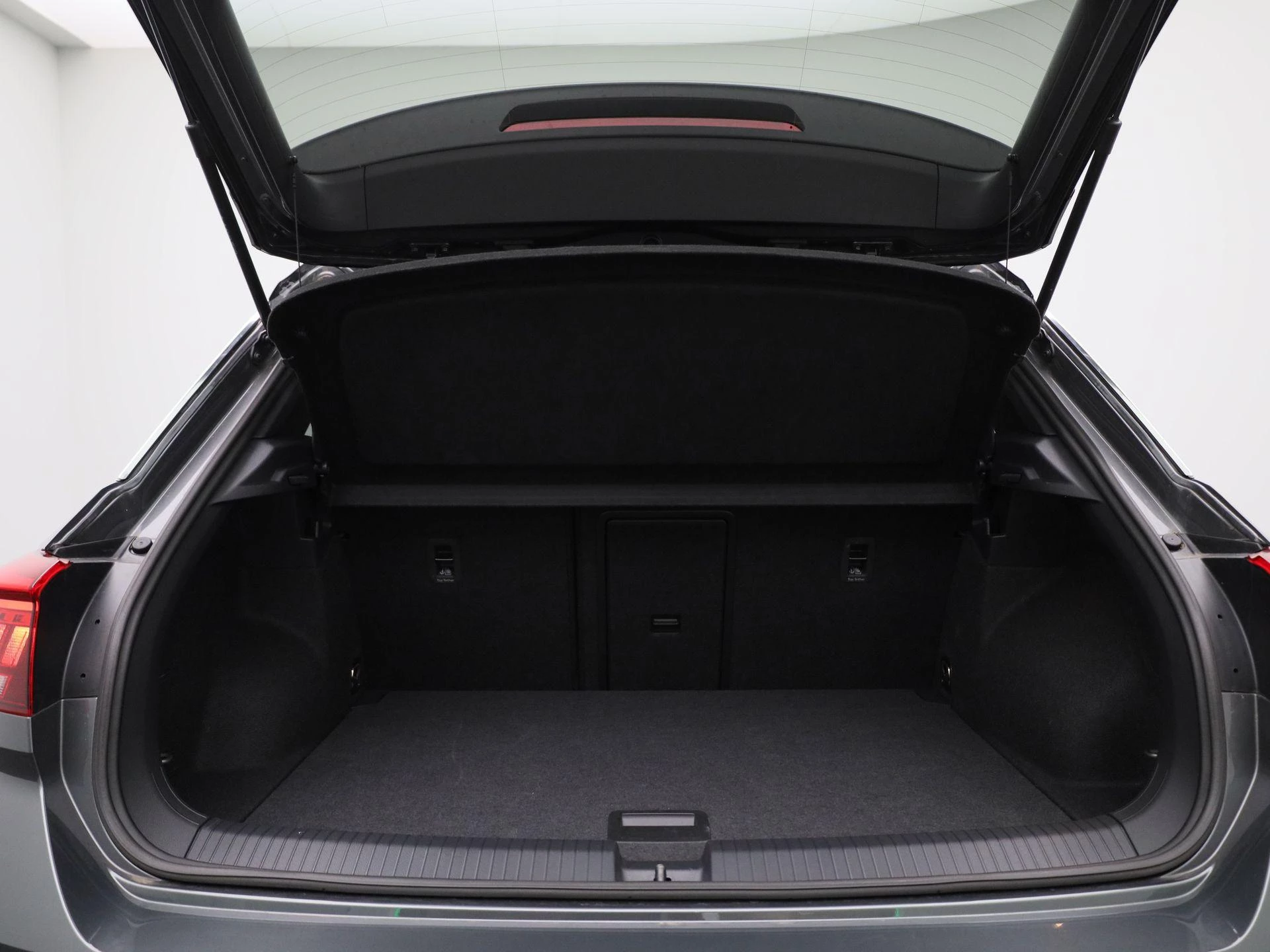 Volkswagen-T-Roc-image-13