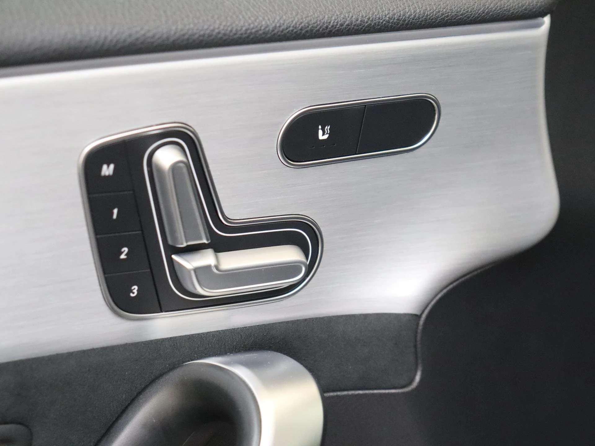Mercedes-Benz-A-Klasse-image-25