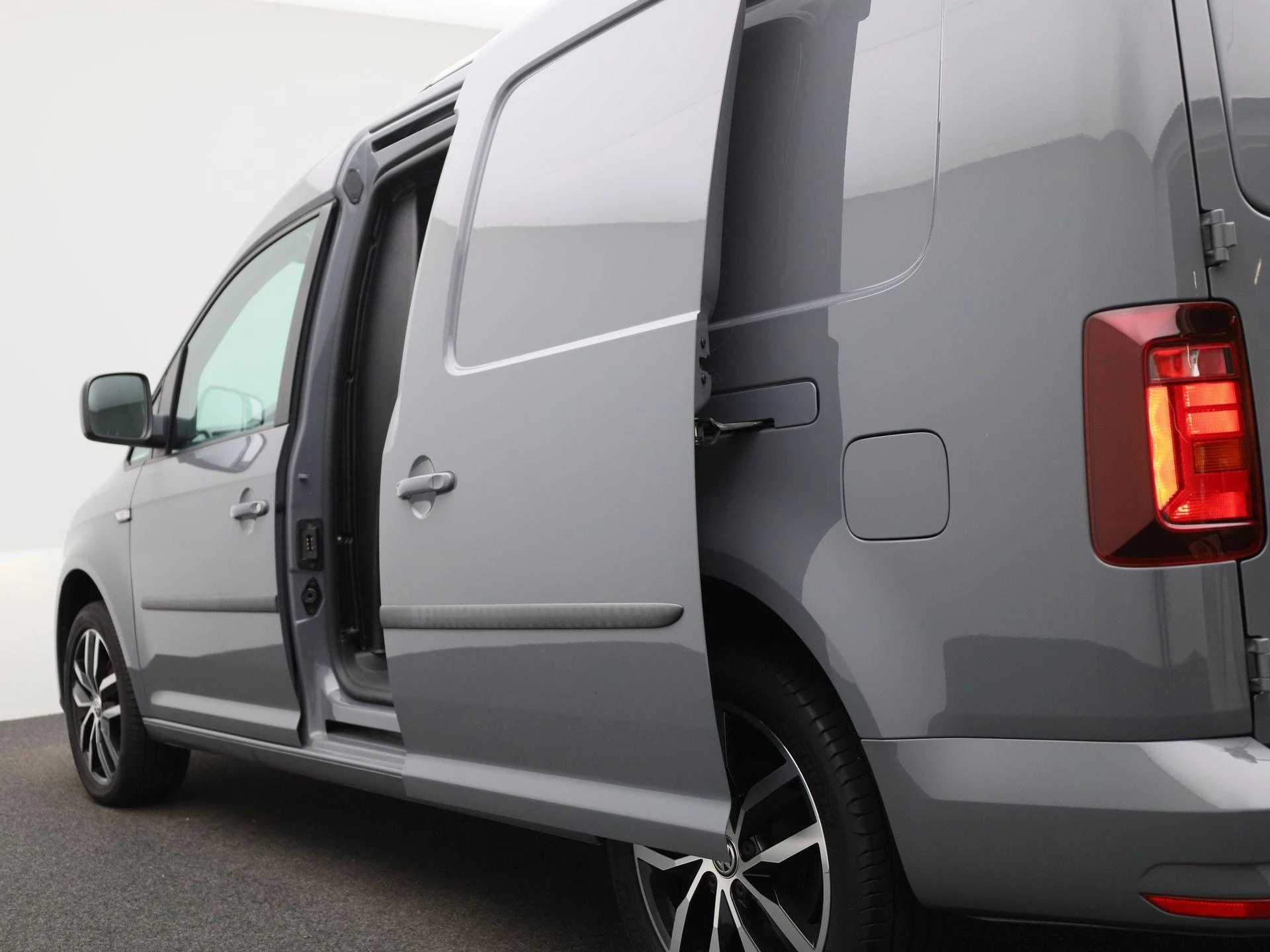 Volkswagen-Caddy-image-18