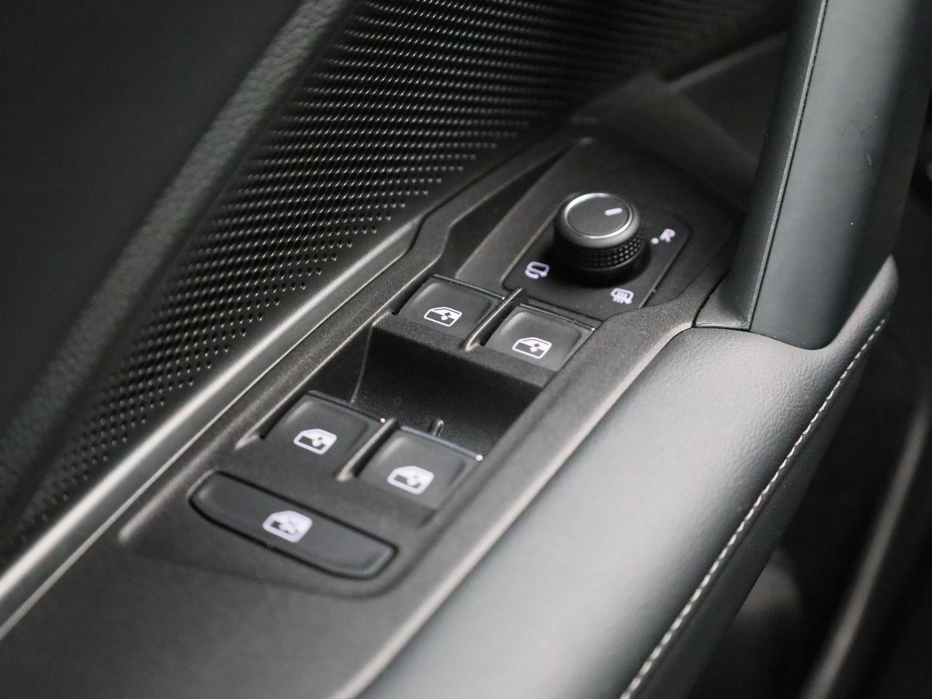 Volkswagen Tiguan 1.5 eHybrid R-Line Edition 272 PK