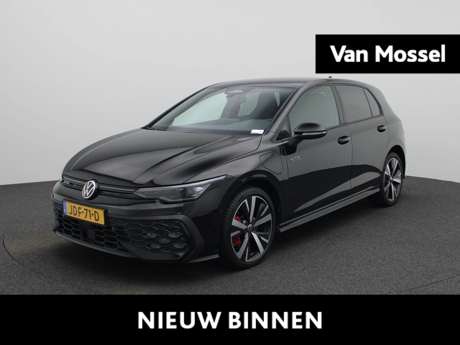 Volkswagen-Golf-image-0
