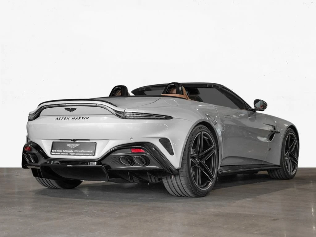 Aston Martin-V8 Vantage-image-15