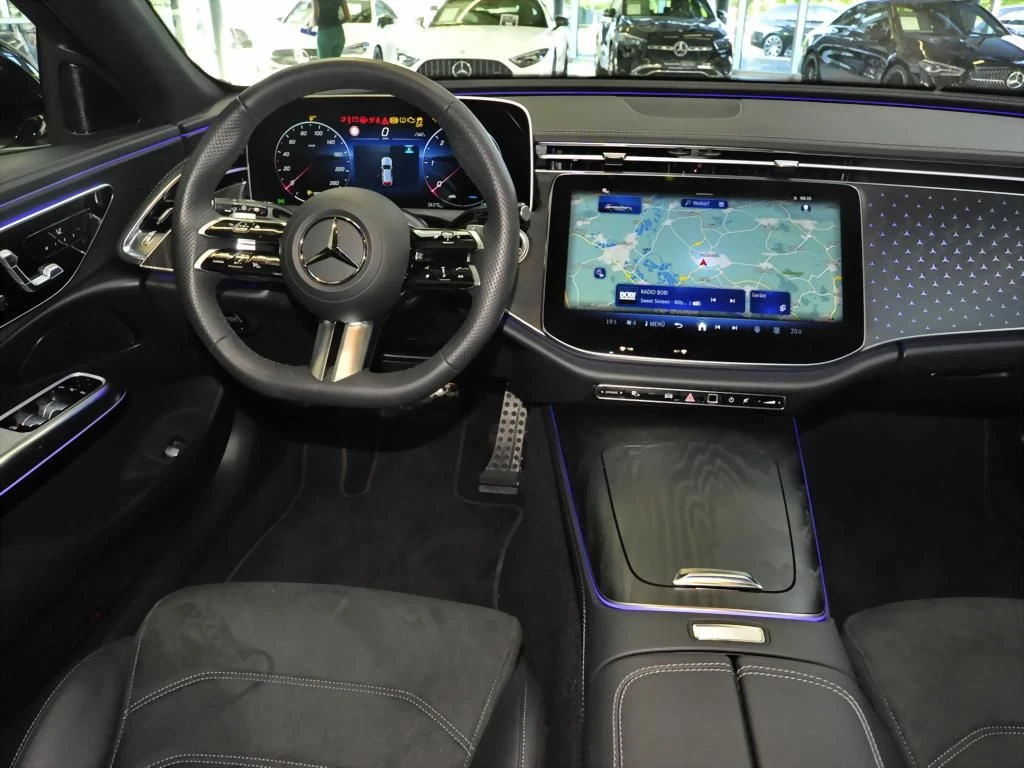 Mercedes-Benz-E-Klasse 220-image-8