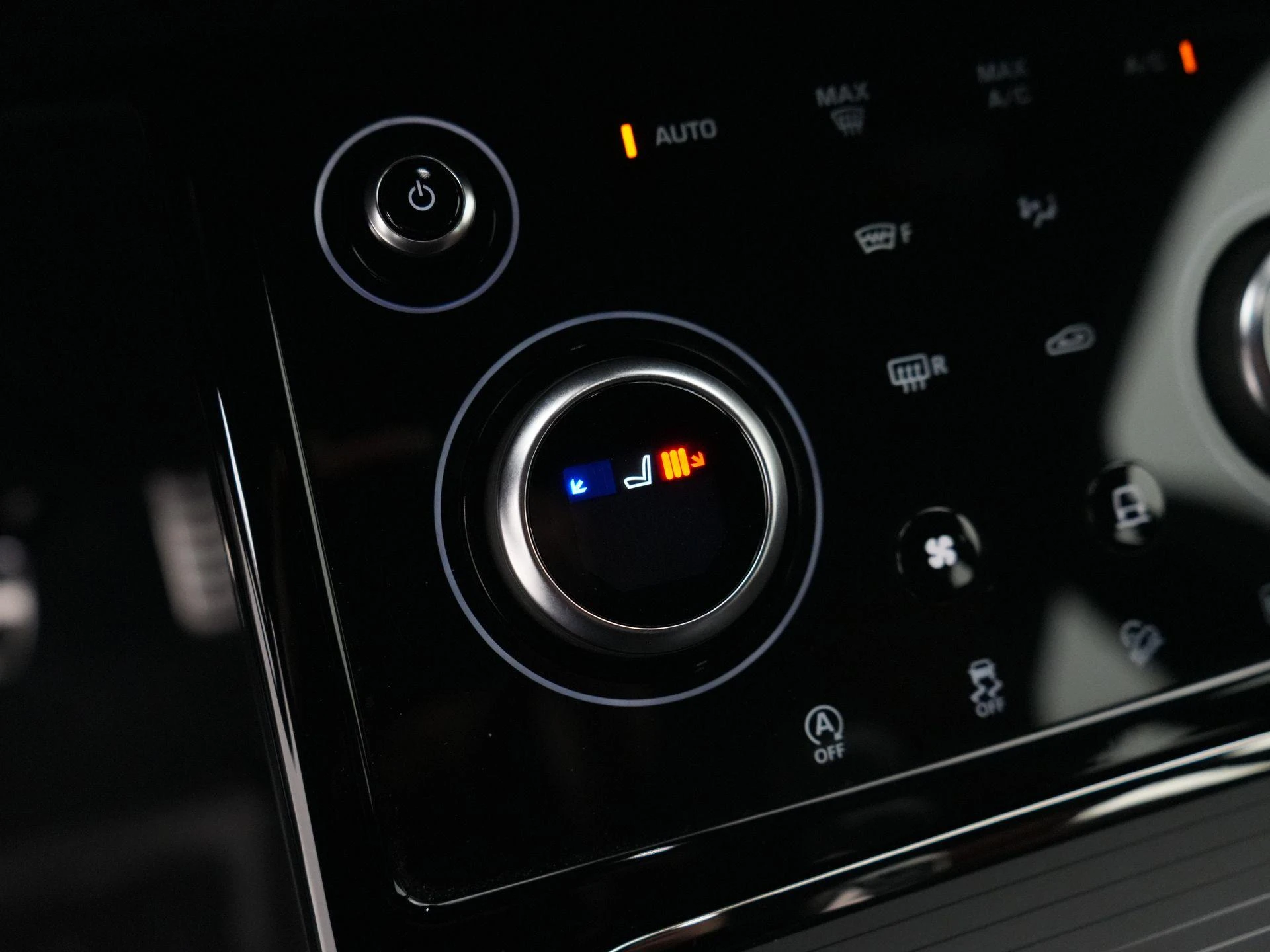Land Rover-Range Rover Evoque-image-19