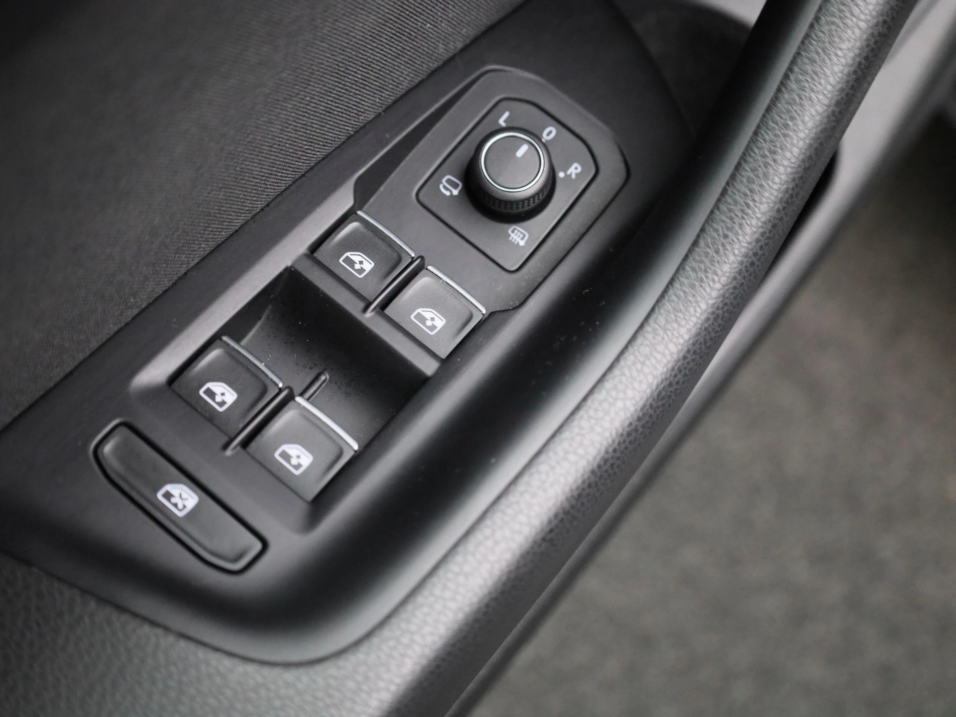 Volkswagen-Passat-image-36