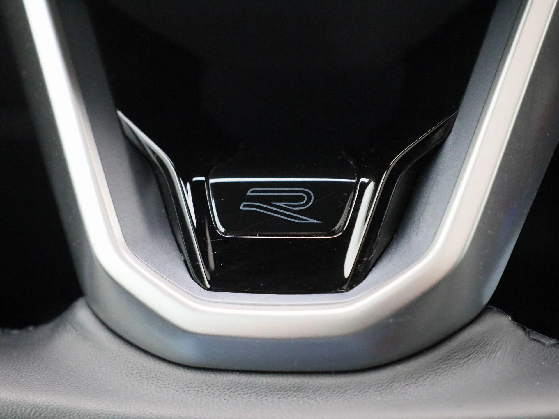 Volkswagen-Tiguan-image-29