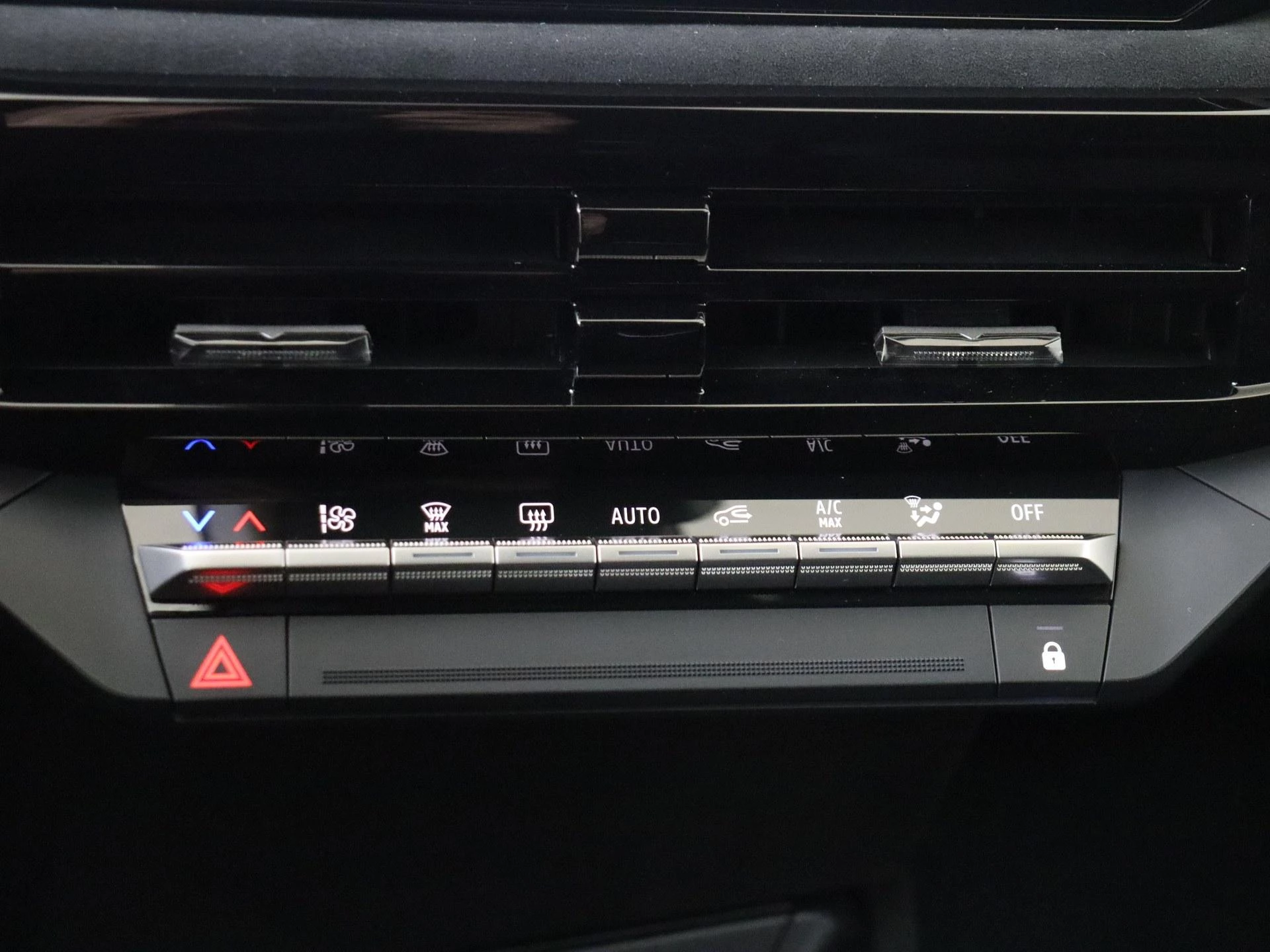 Renault-Clio-image-16