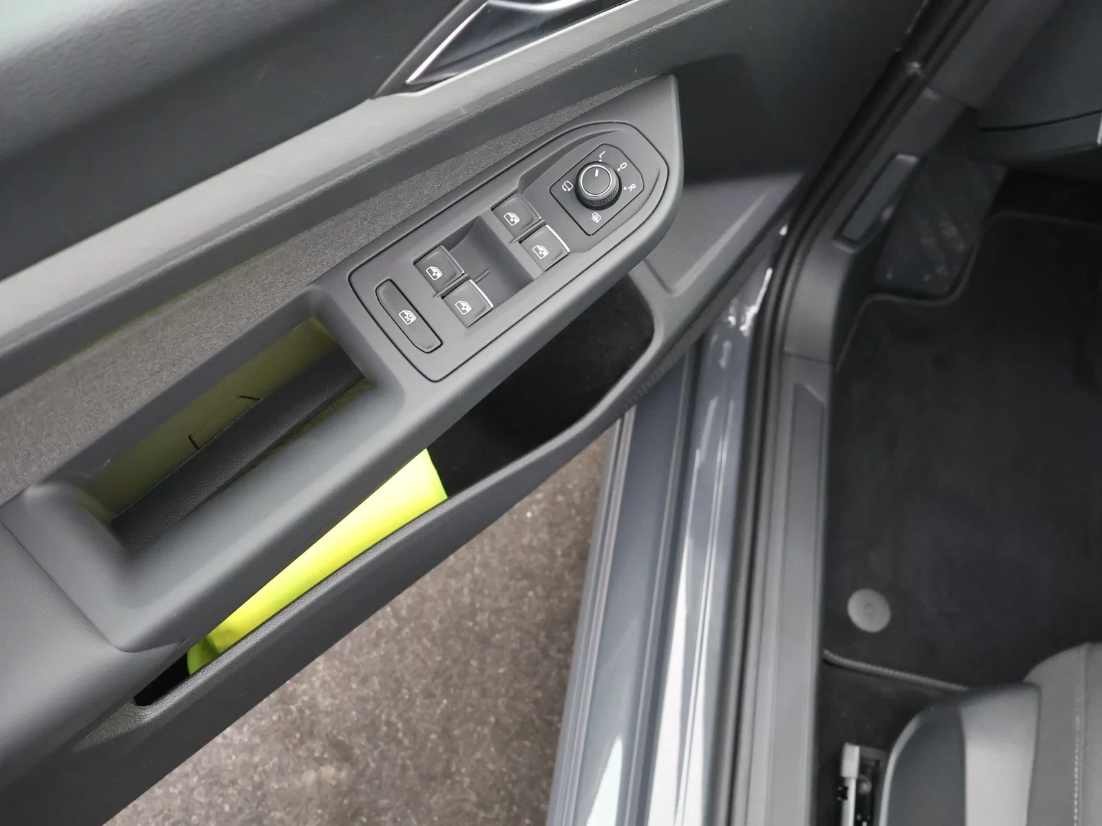 Volkswagen-Golf-image-14