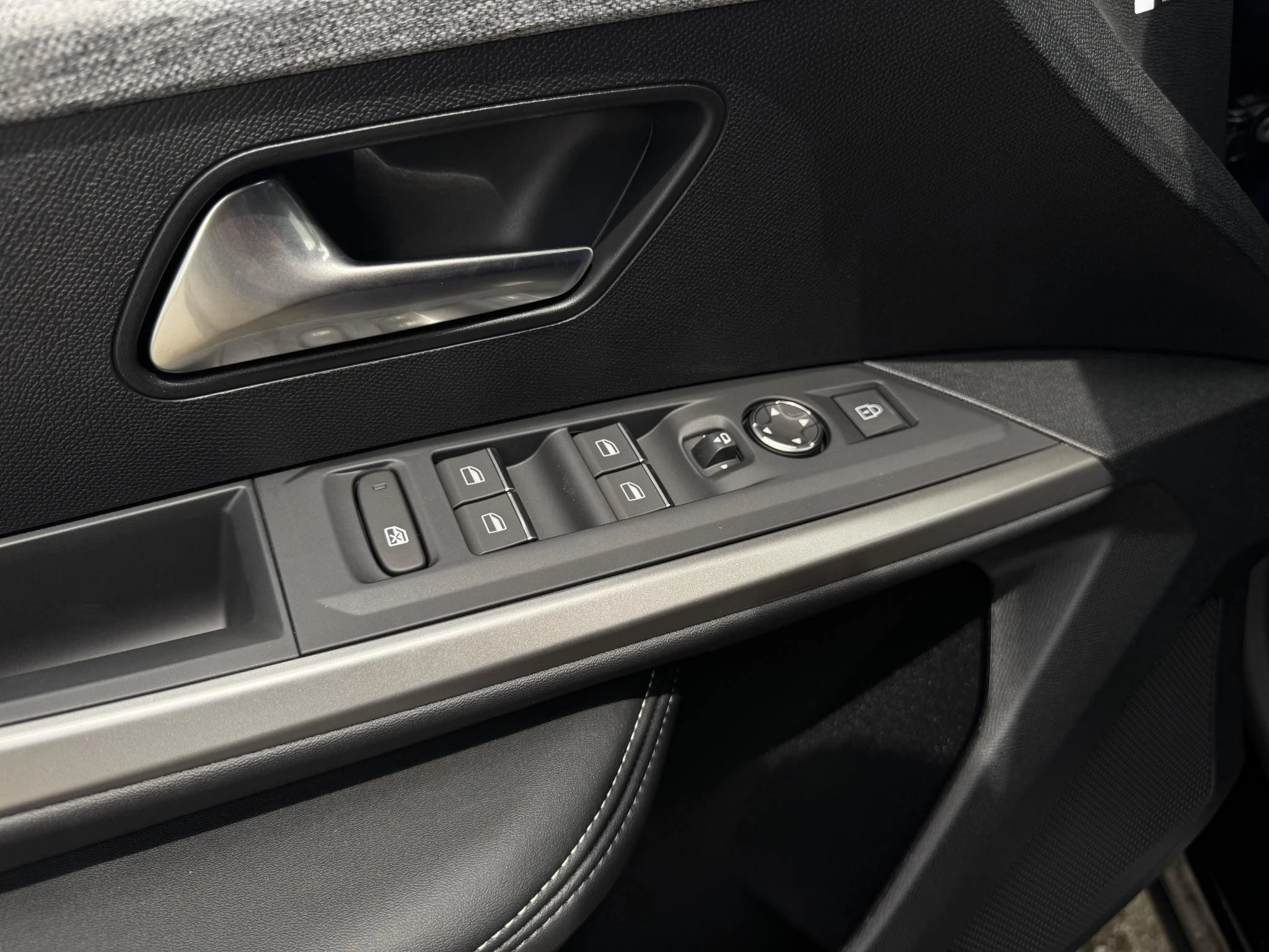 Peugeot e-5008 GT Avantage 73 kWh