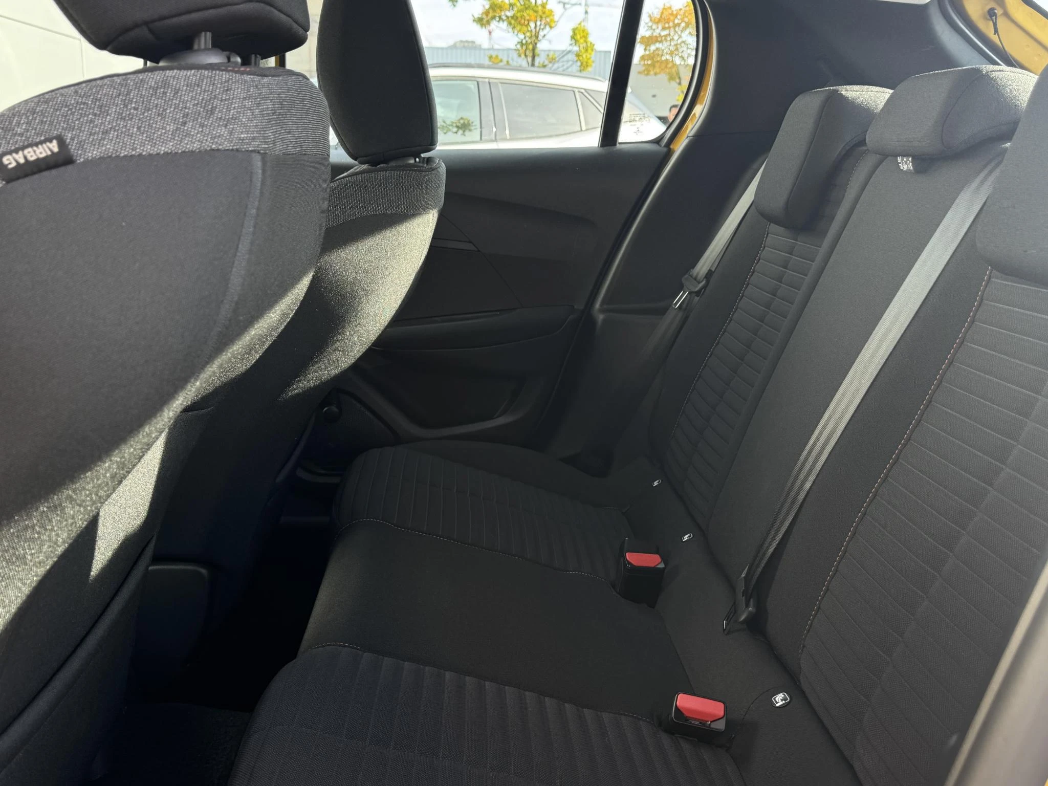 Peugeot-208-image-22