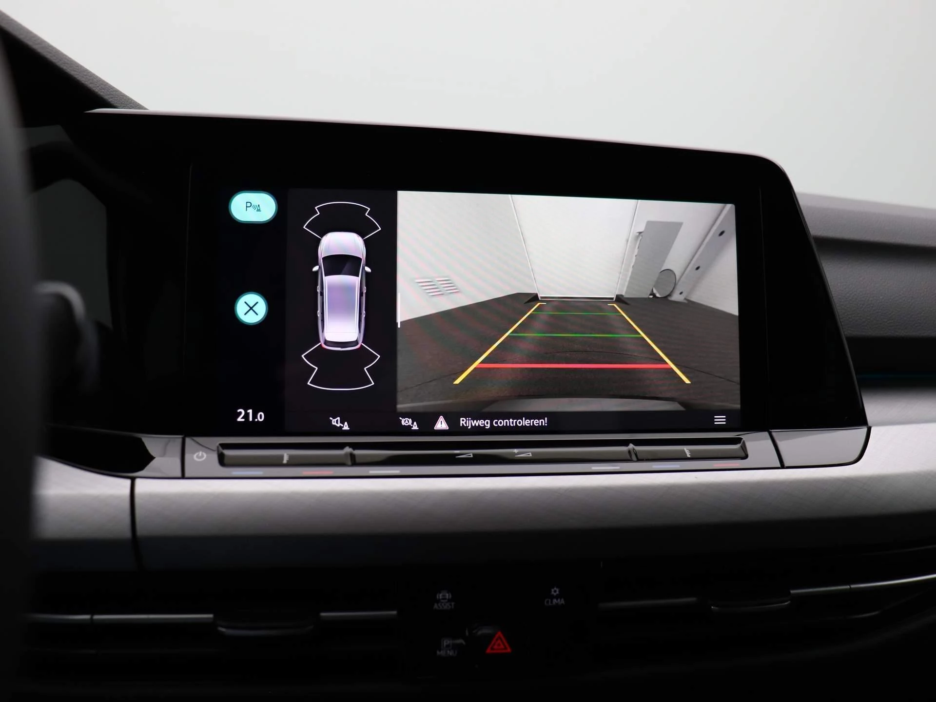 Volkswagen-Golf-image-16