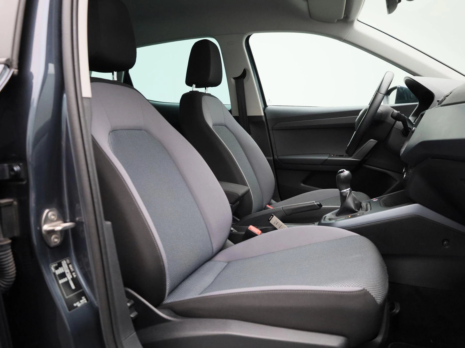 SEAT-Arona-image-31