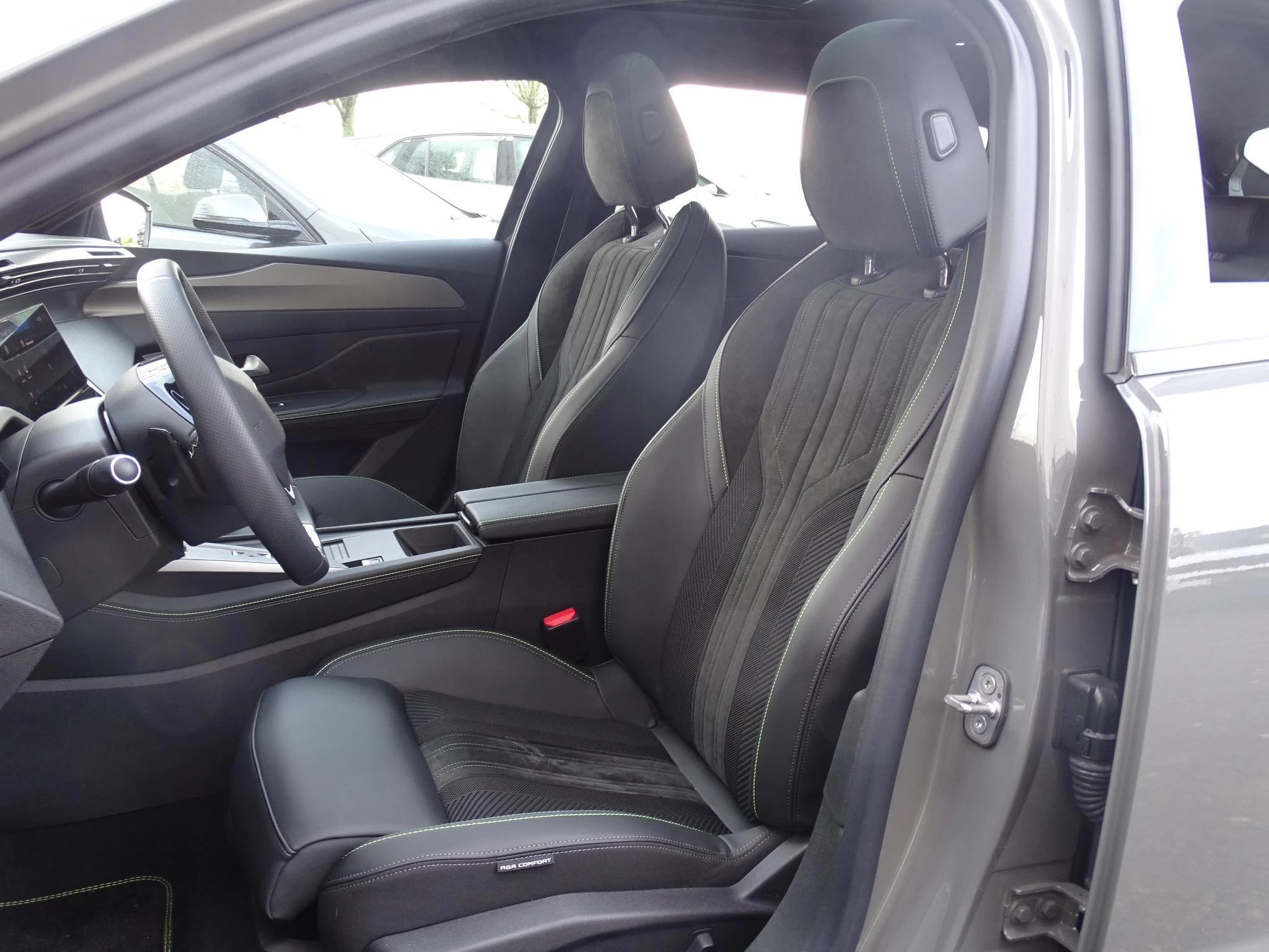 Peugeot 408 1.2 HYBRID 145 e-DSC6 GT