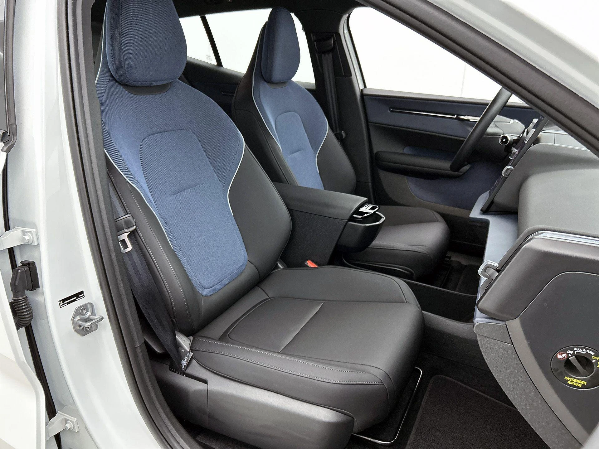 Volvo-EX30-image-34