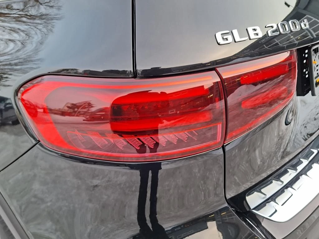 Mercedes-Benz-GLB 200 d-image-14