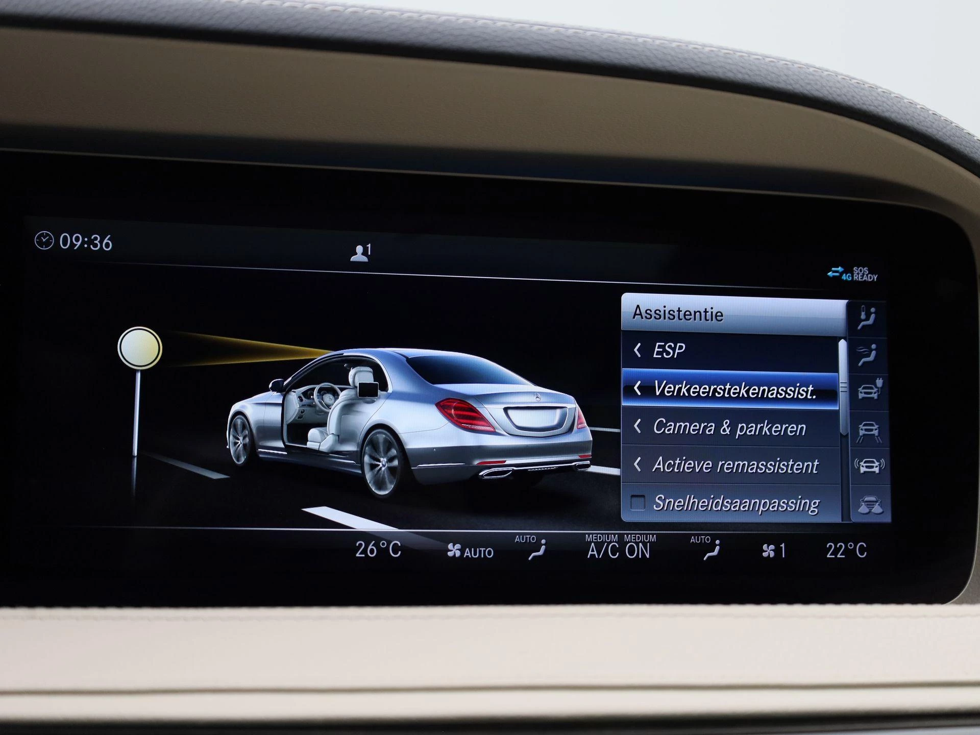 Mercedes-Benz-S-Klasse-image-30