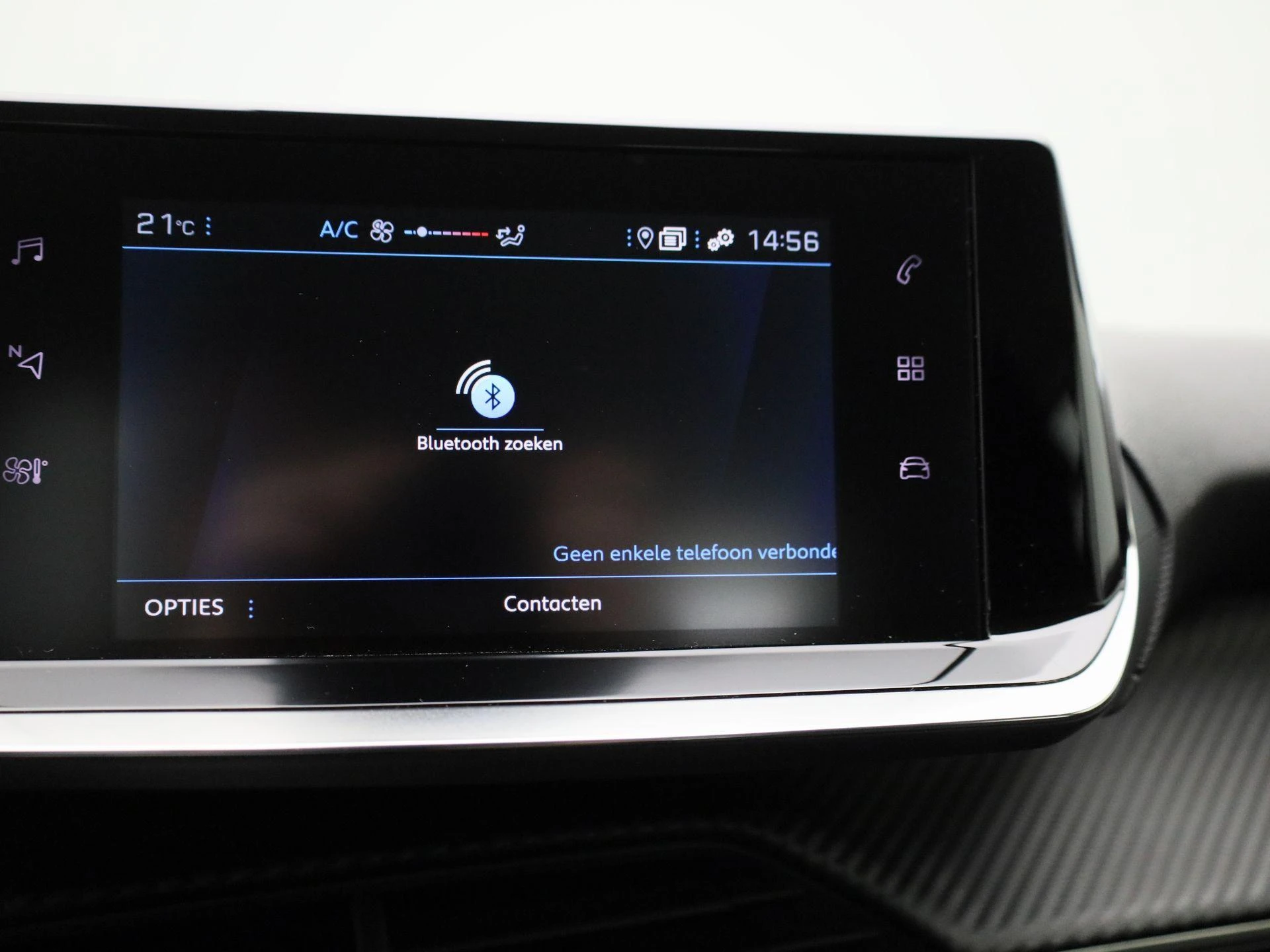 Peugeot-208-image-15