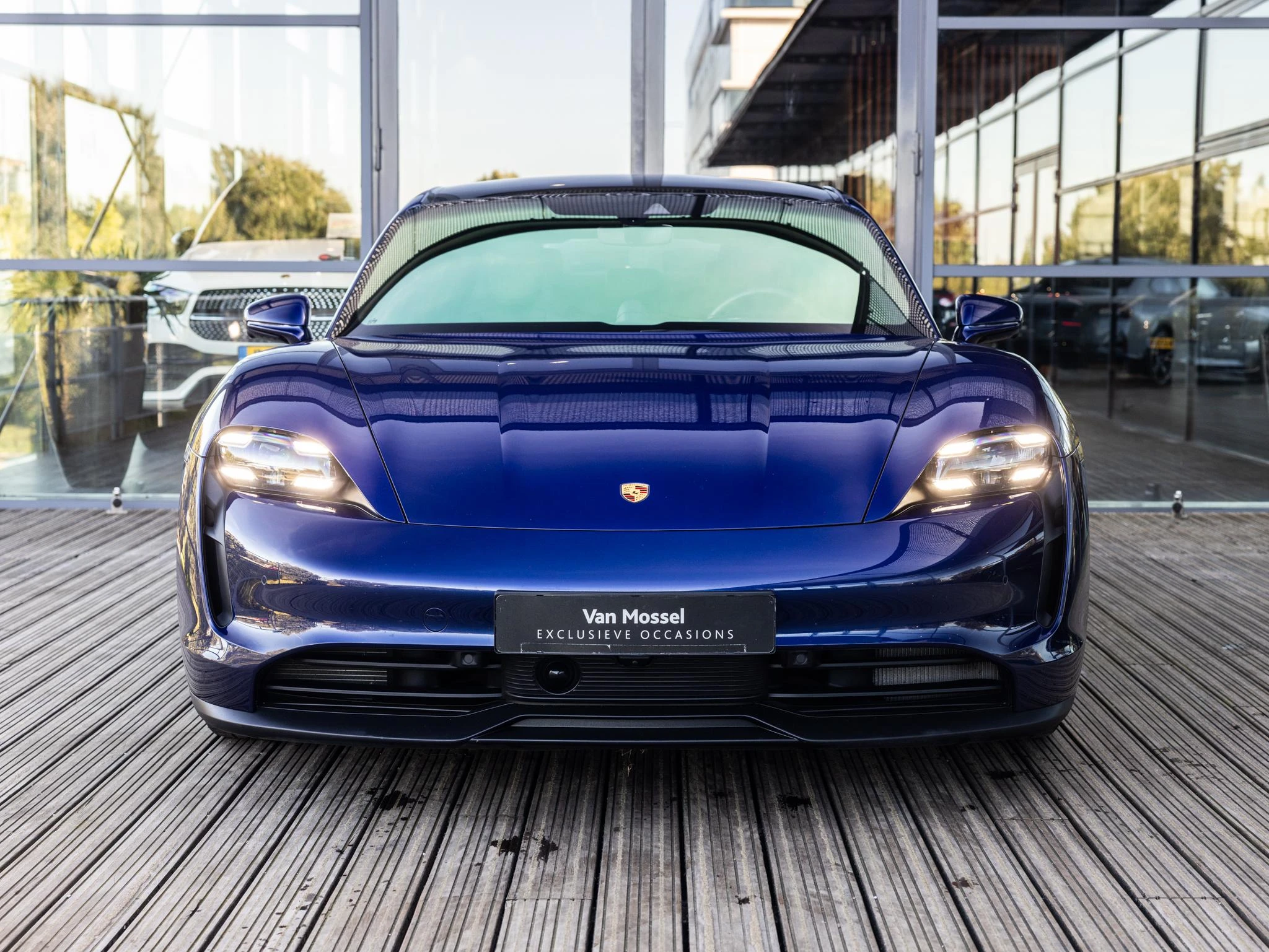 Porsche-Taycan-image-7
