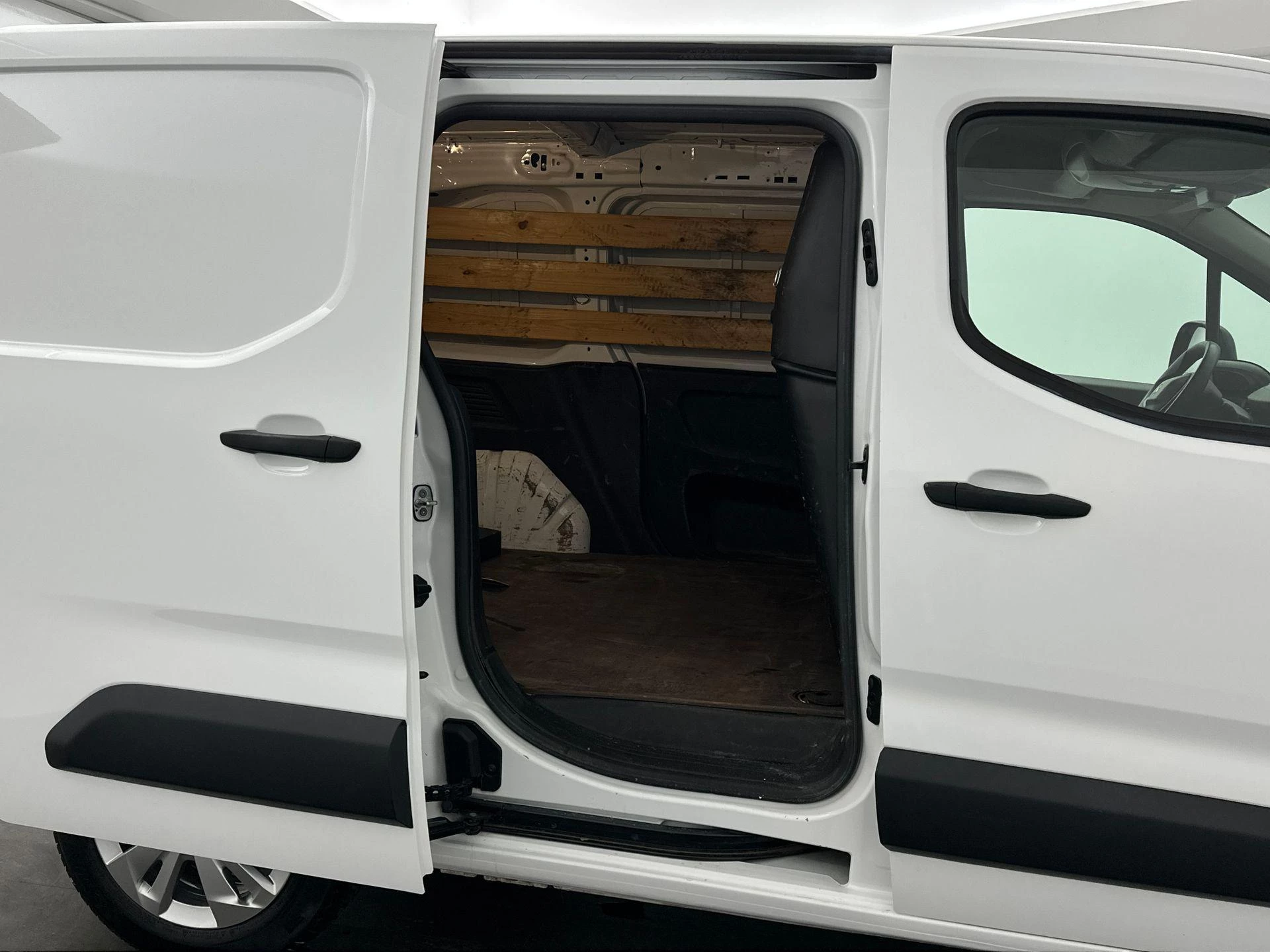Peugeot-Partner-image-11