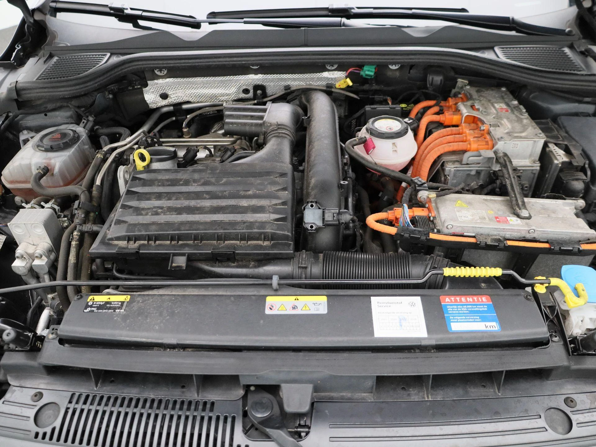 Volkswagen-Golf-image-30