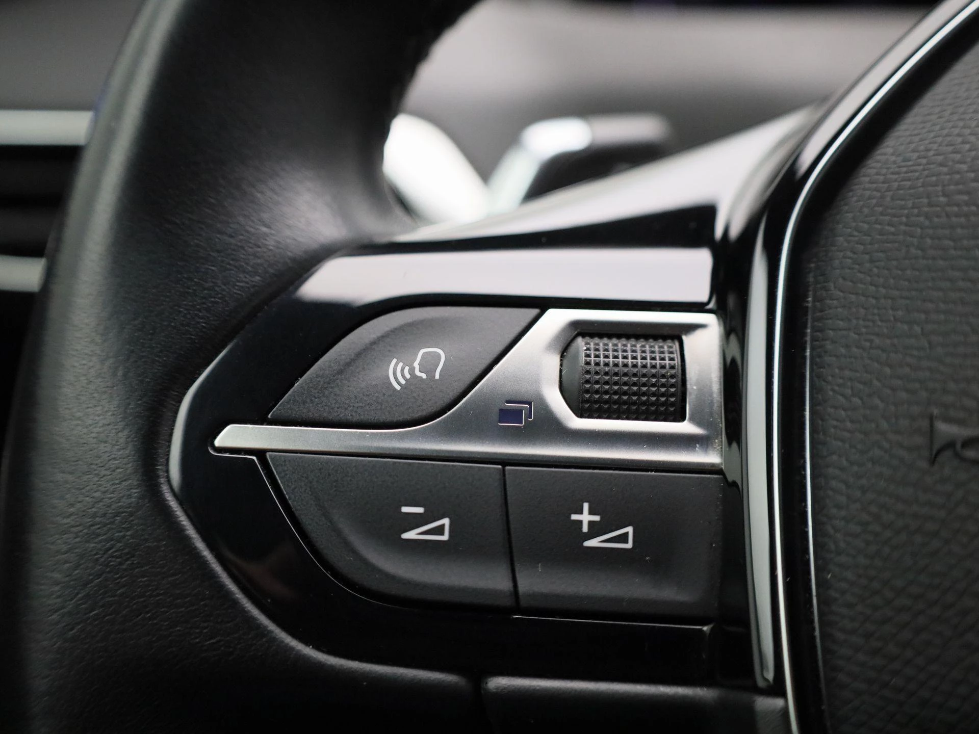 Peugeot-5008-image-18