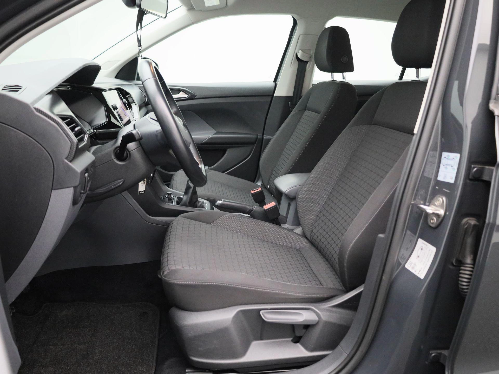 Volkswagen-T-Cross-image-9