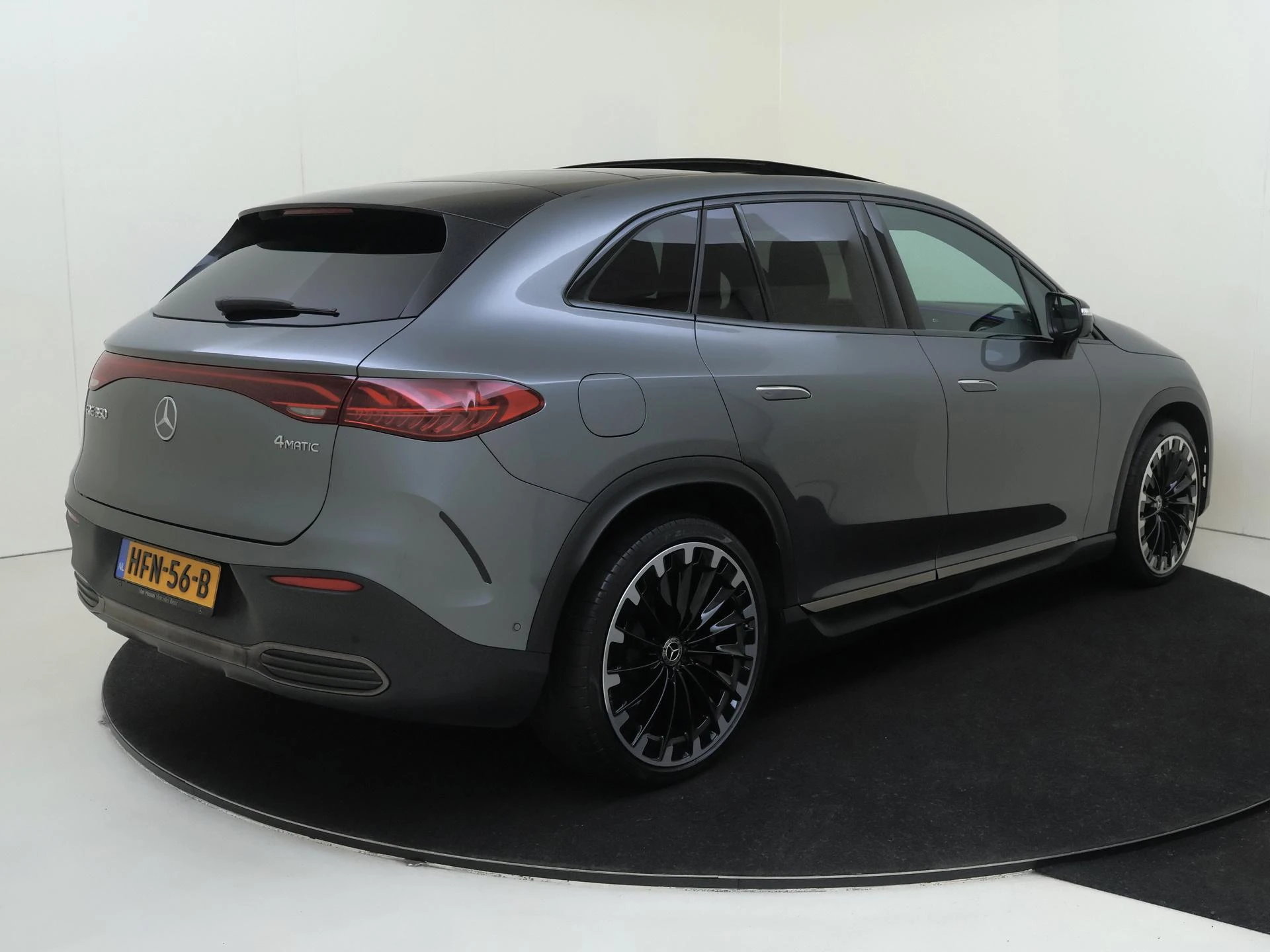 Mercedes-Benz-EQE-image-3