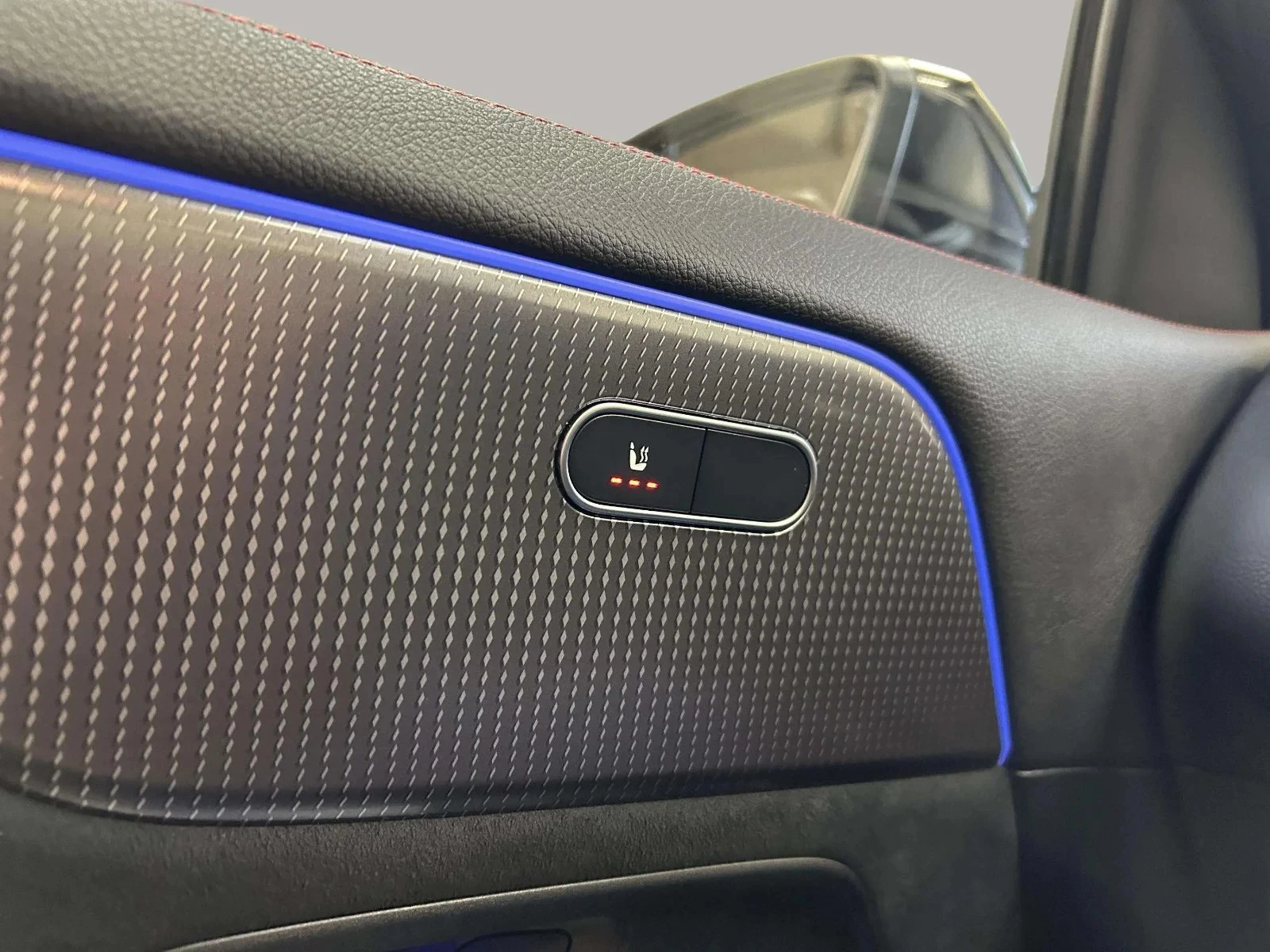 Mercedes-Benz-EQA-image-10