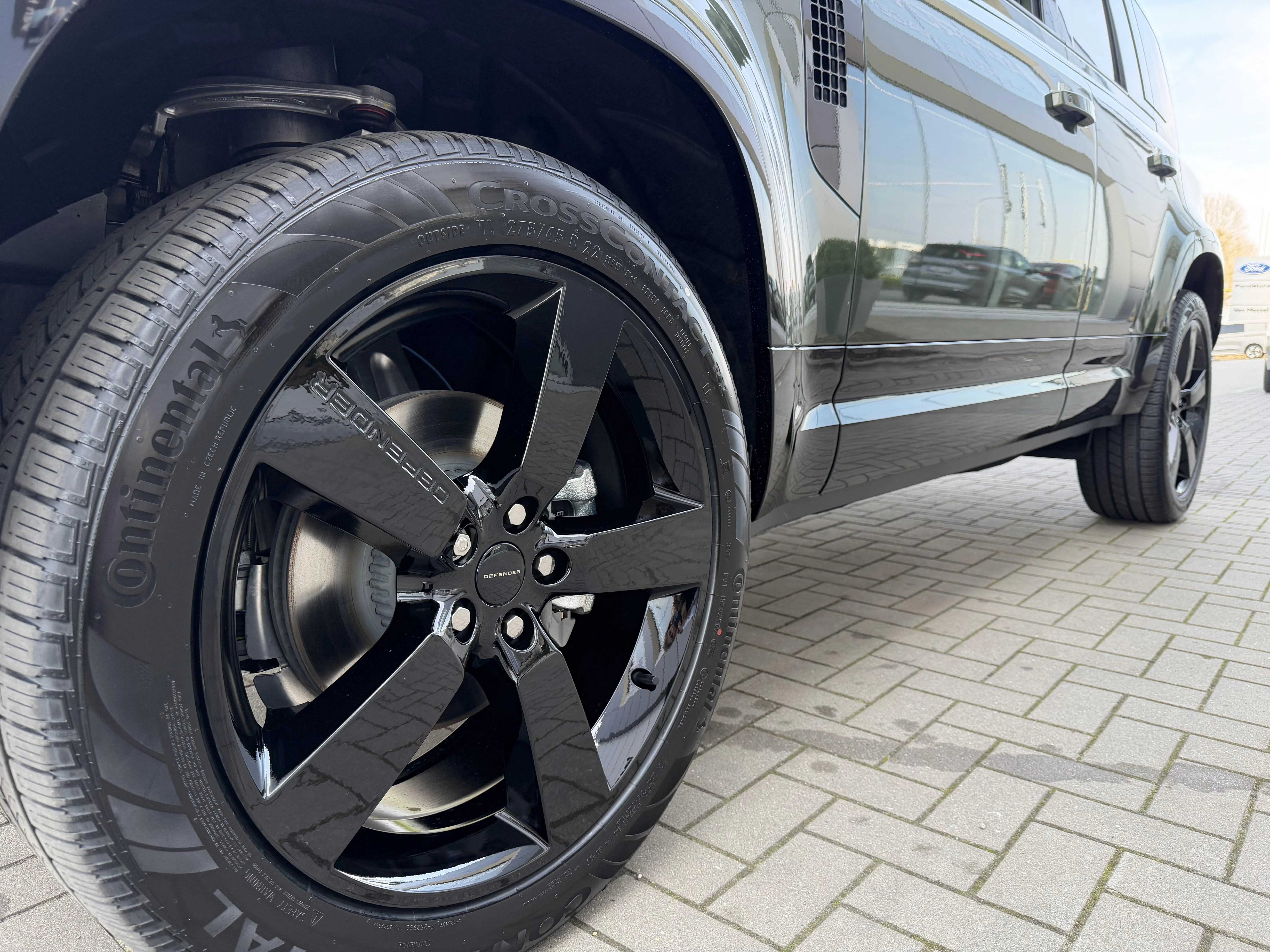 Land Rover Defender 110 D250 X-Dynamic SE AWD Auto. 26MY