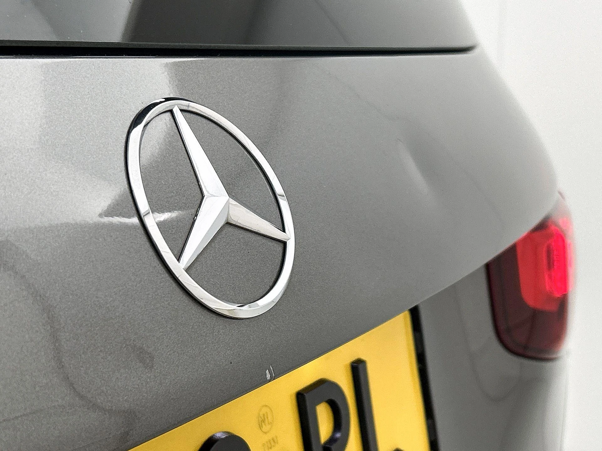 Mercedes-Benz-GLB-image-34