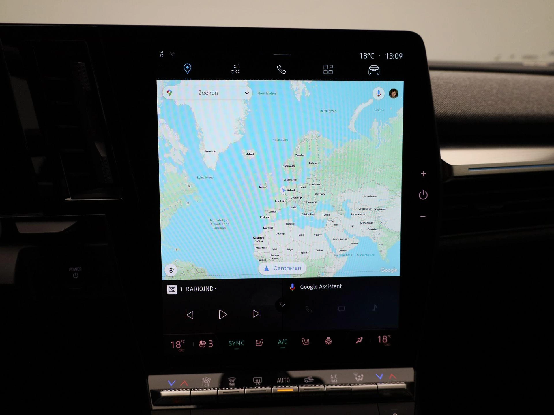 Renault-Megane E-Tech-image-14