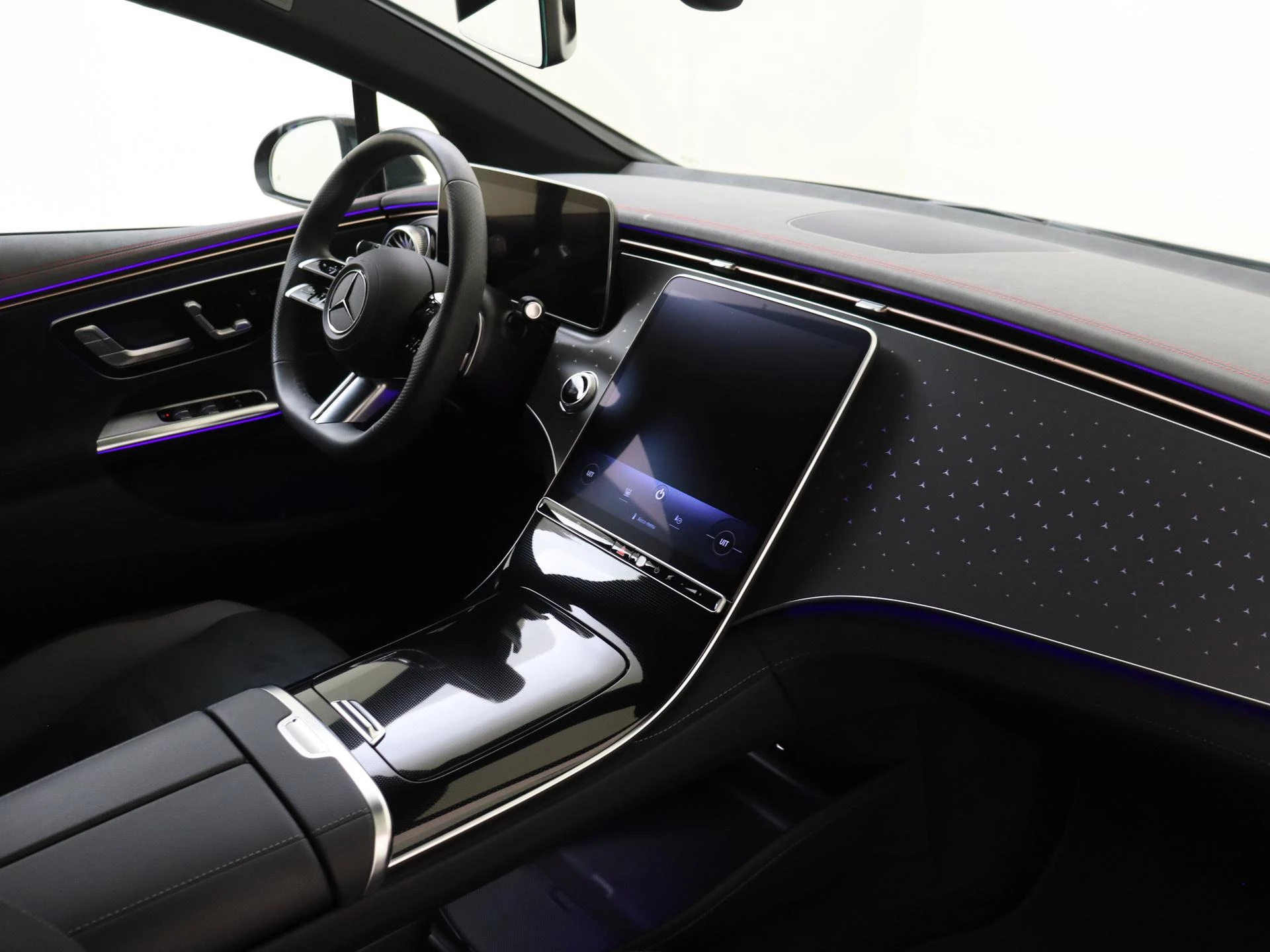Mercedes-Benz-EQE-image-3