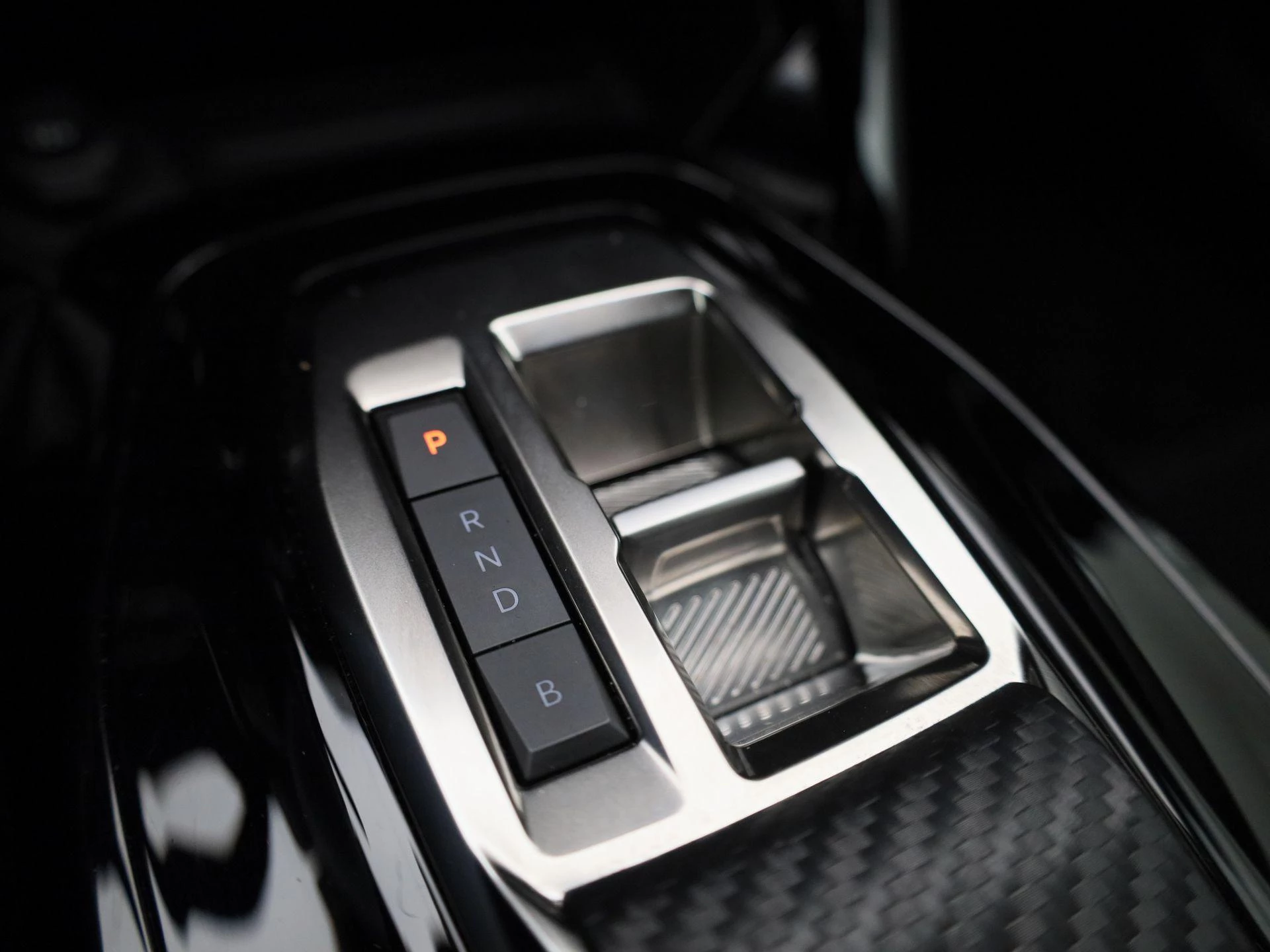 Peugeot-e-208-image-26