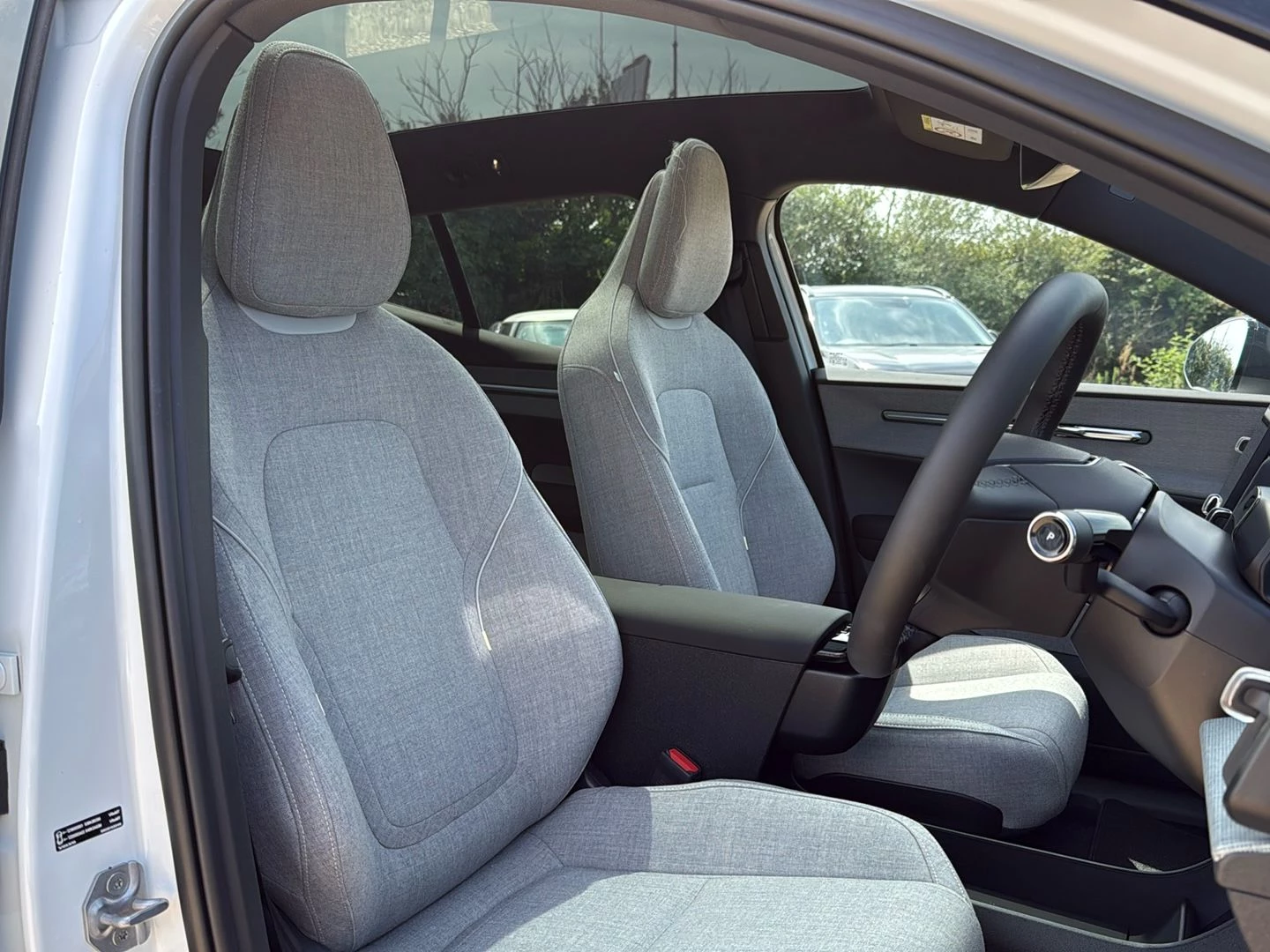 Volvo-EX30-image-16
