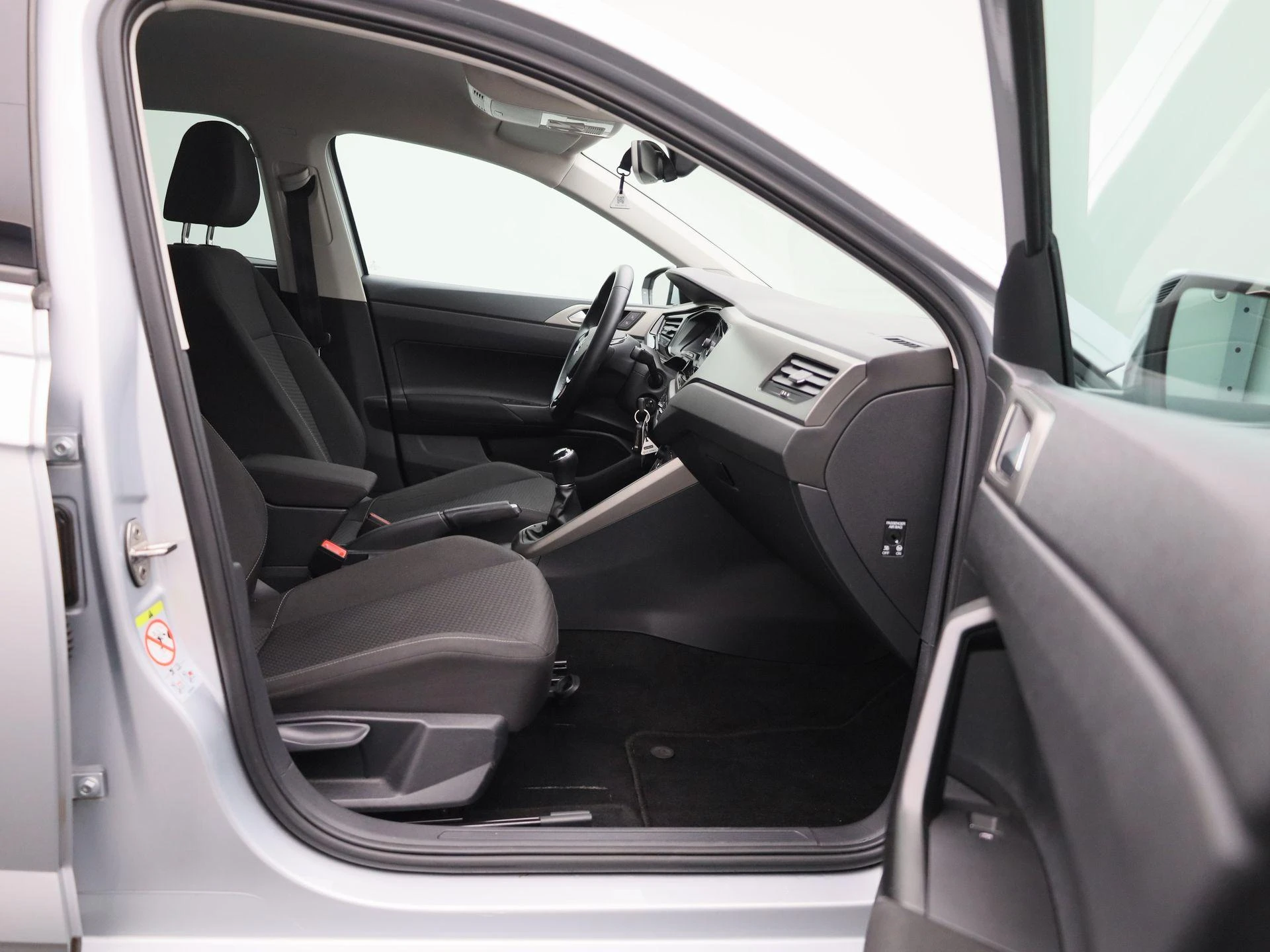 Volkswagen-Polo-image-32