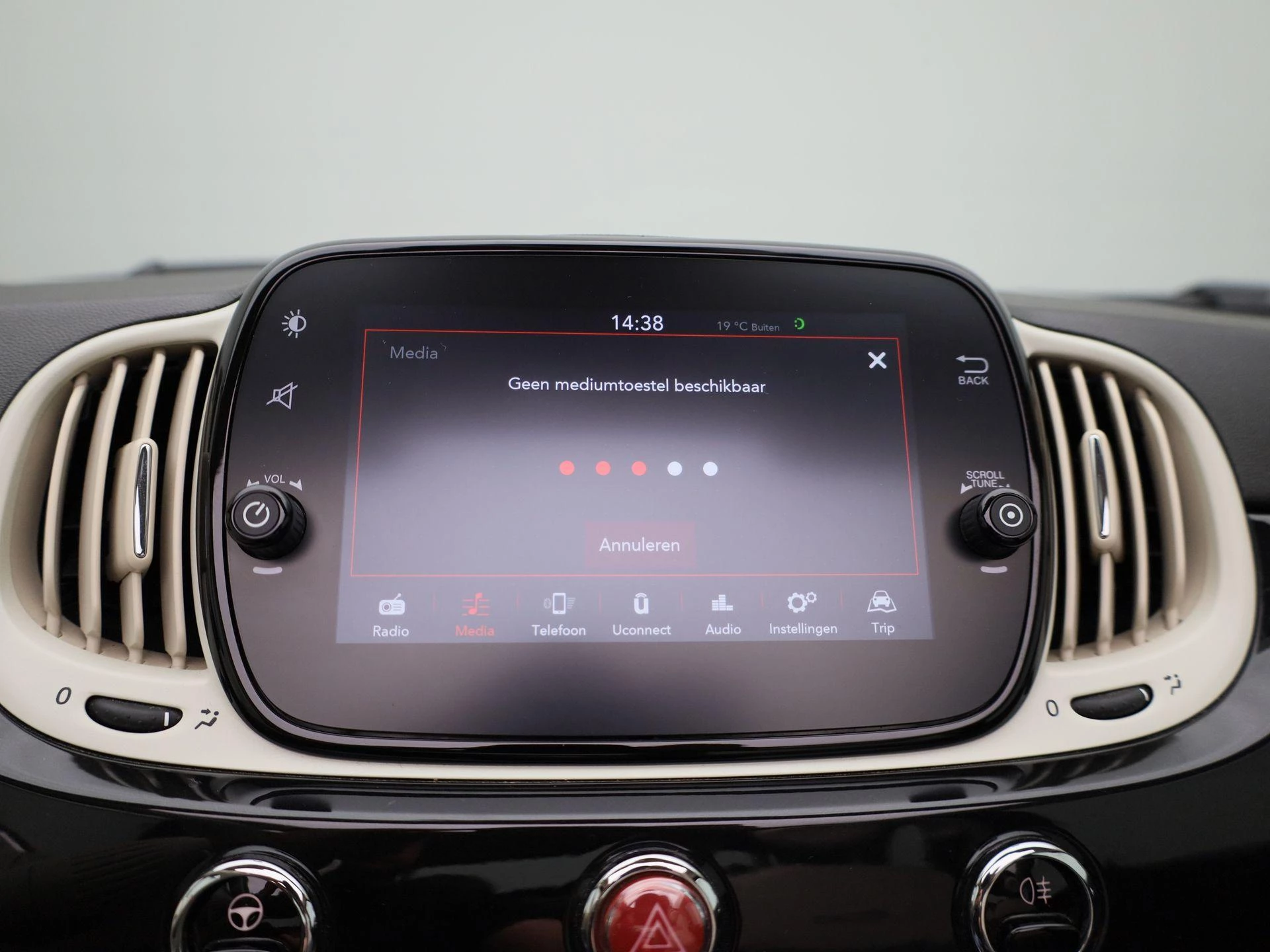 Fiat-500C-image-16